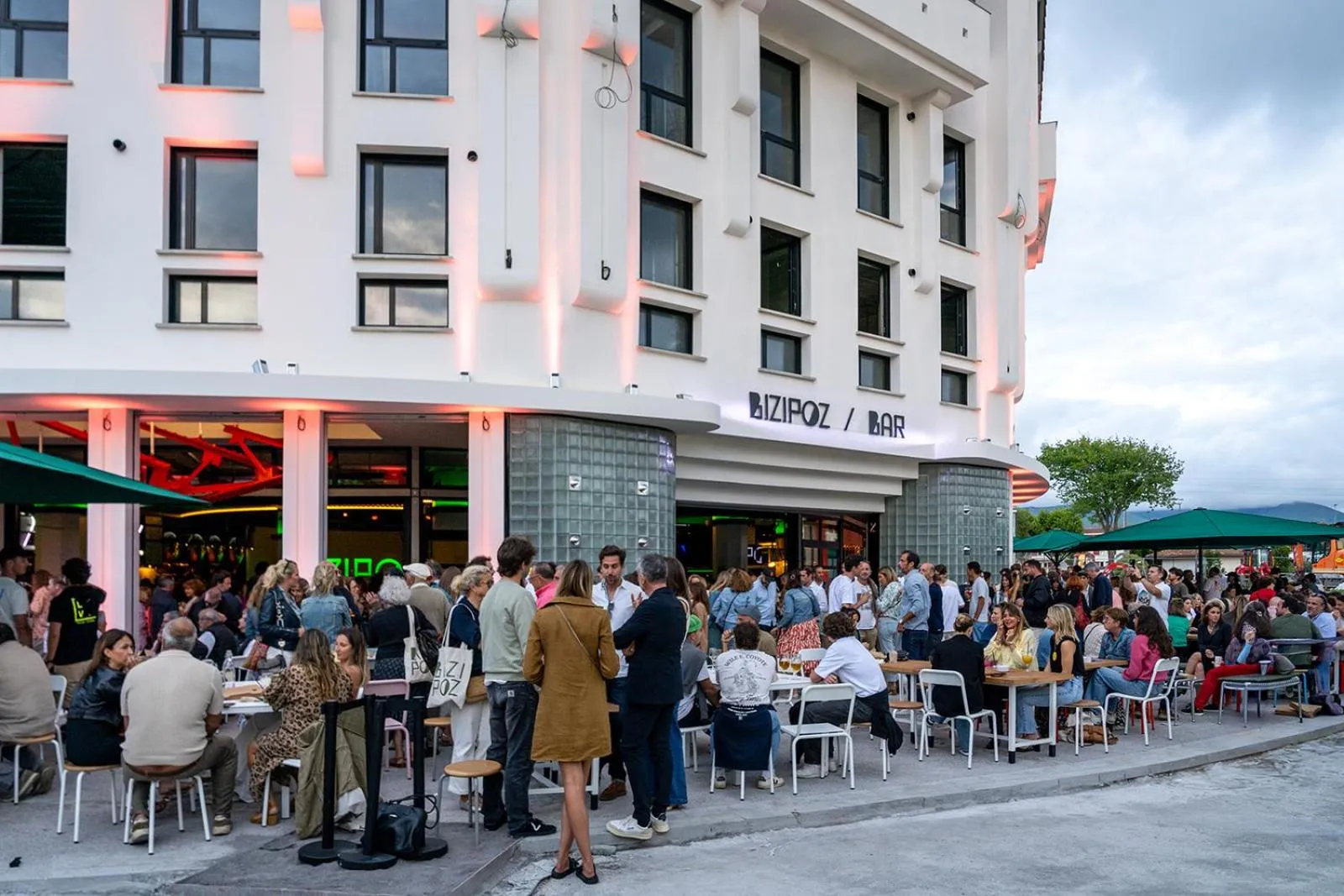 Lounge or bar in Bizipoz Hôtel