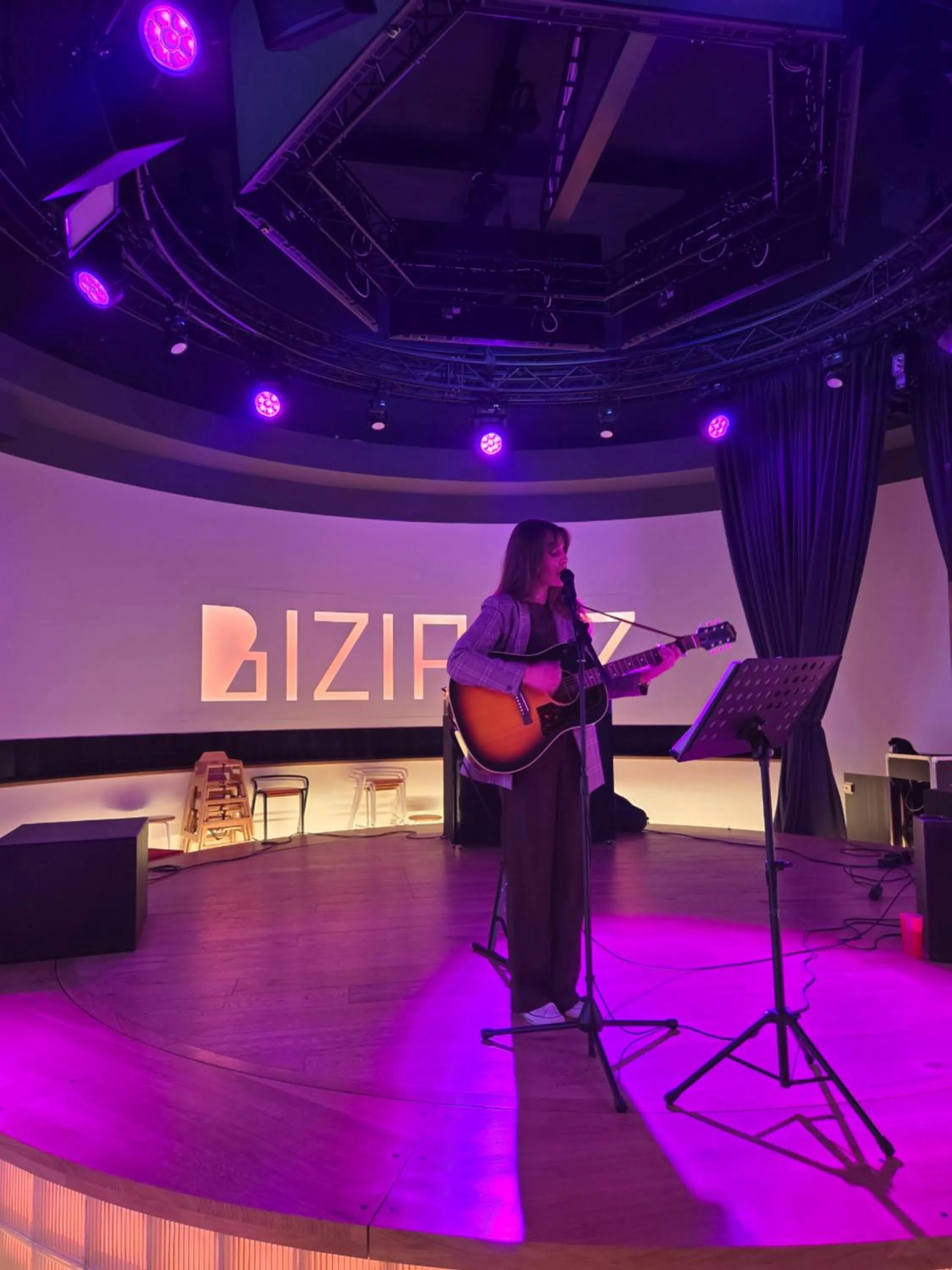 Lounge or bar in Bizipoz Hôtel