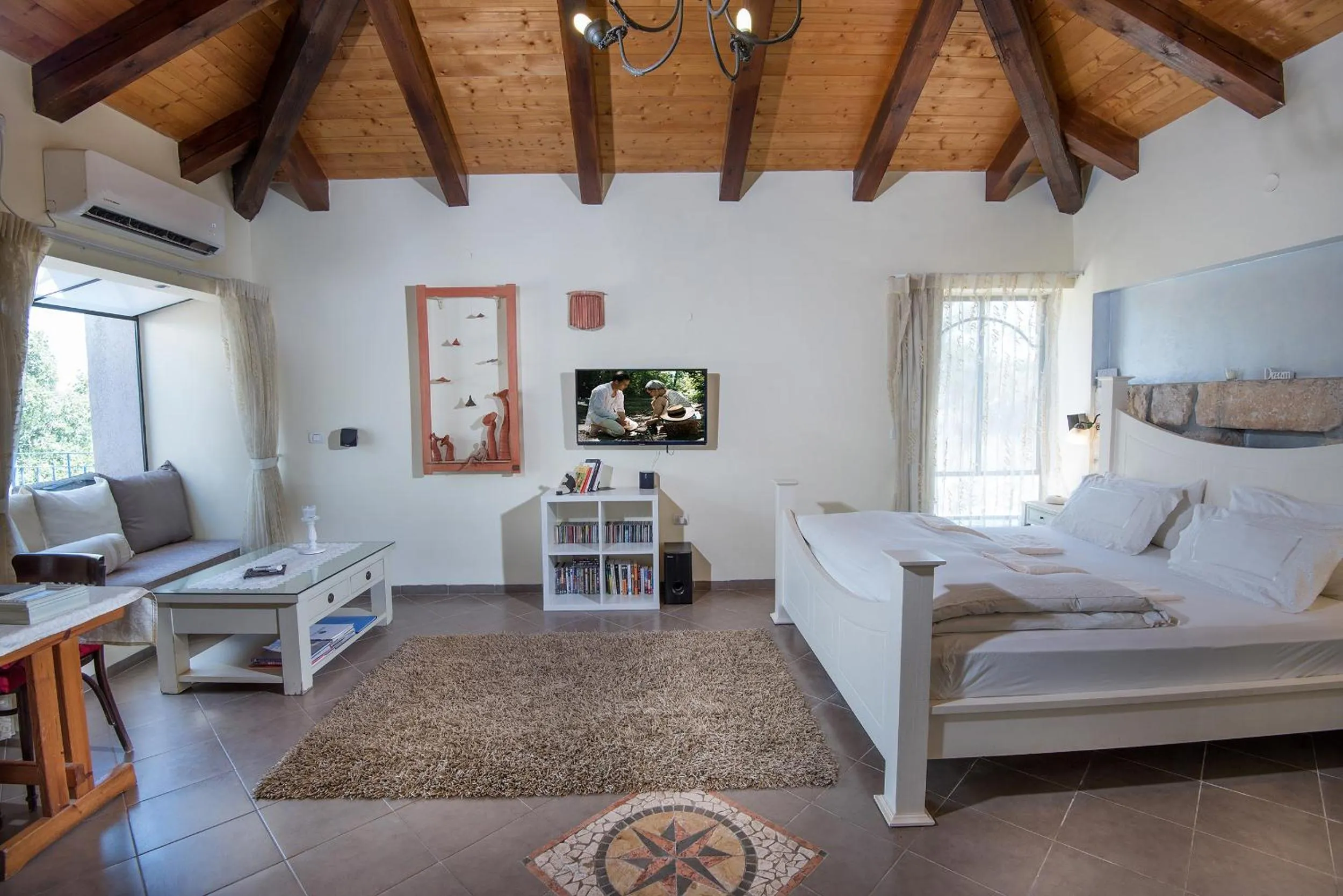 Bed in The Sound Of The Flute