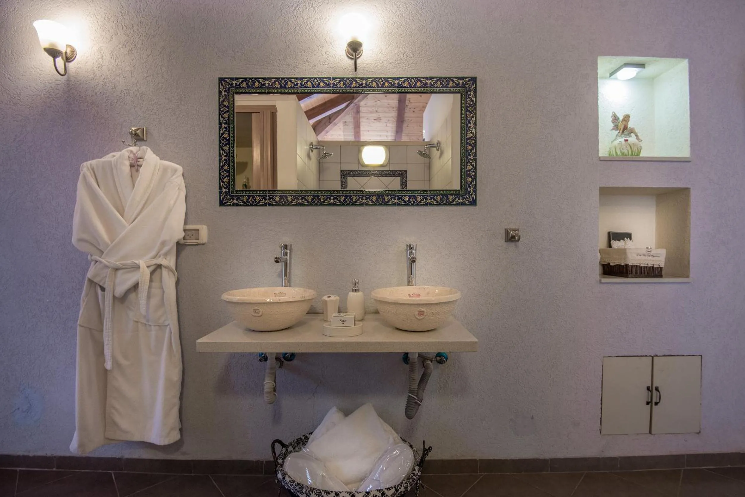 Bathroom in The Sound Of The Flute