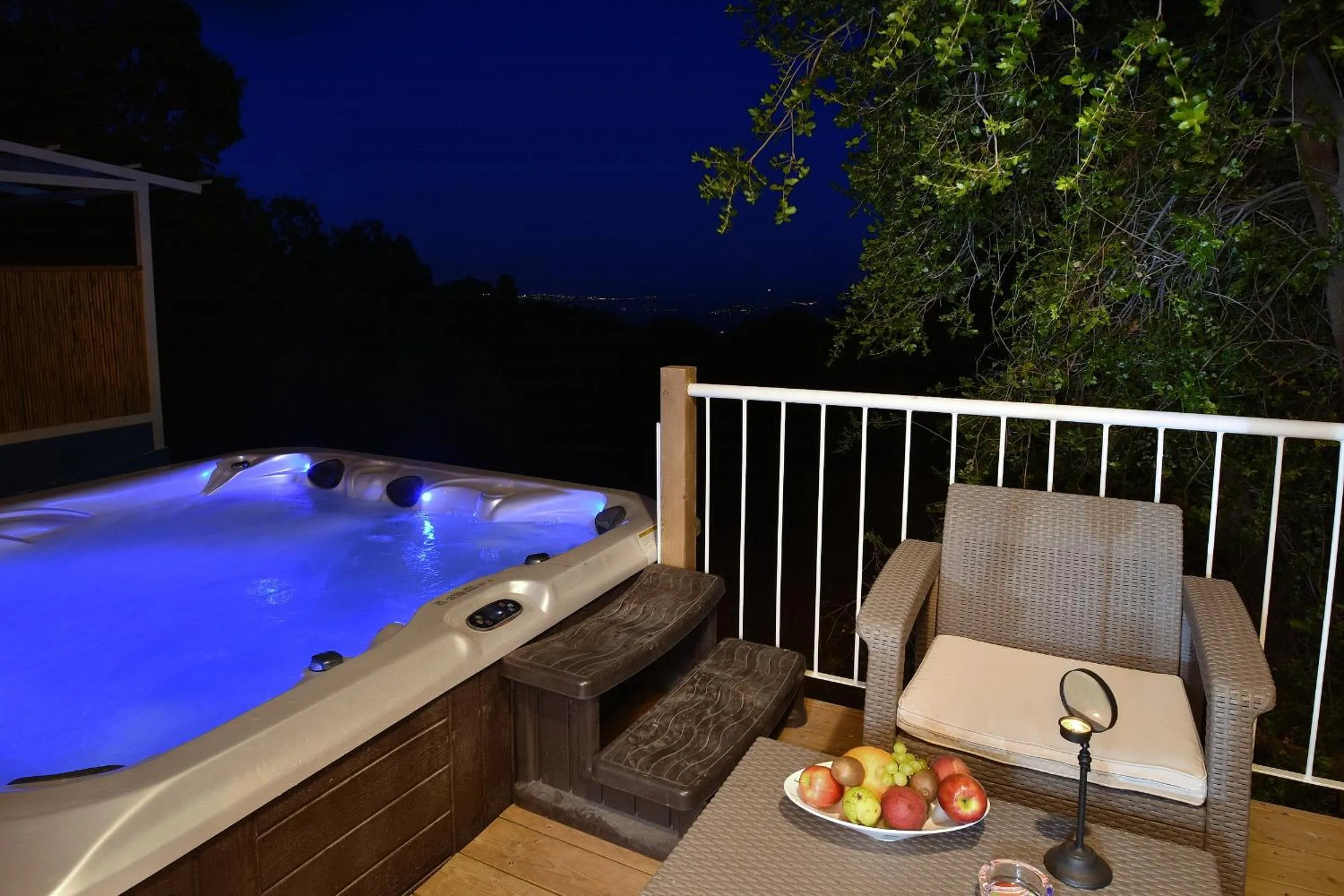 Hot Tub in The Sound Of The Flute