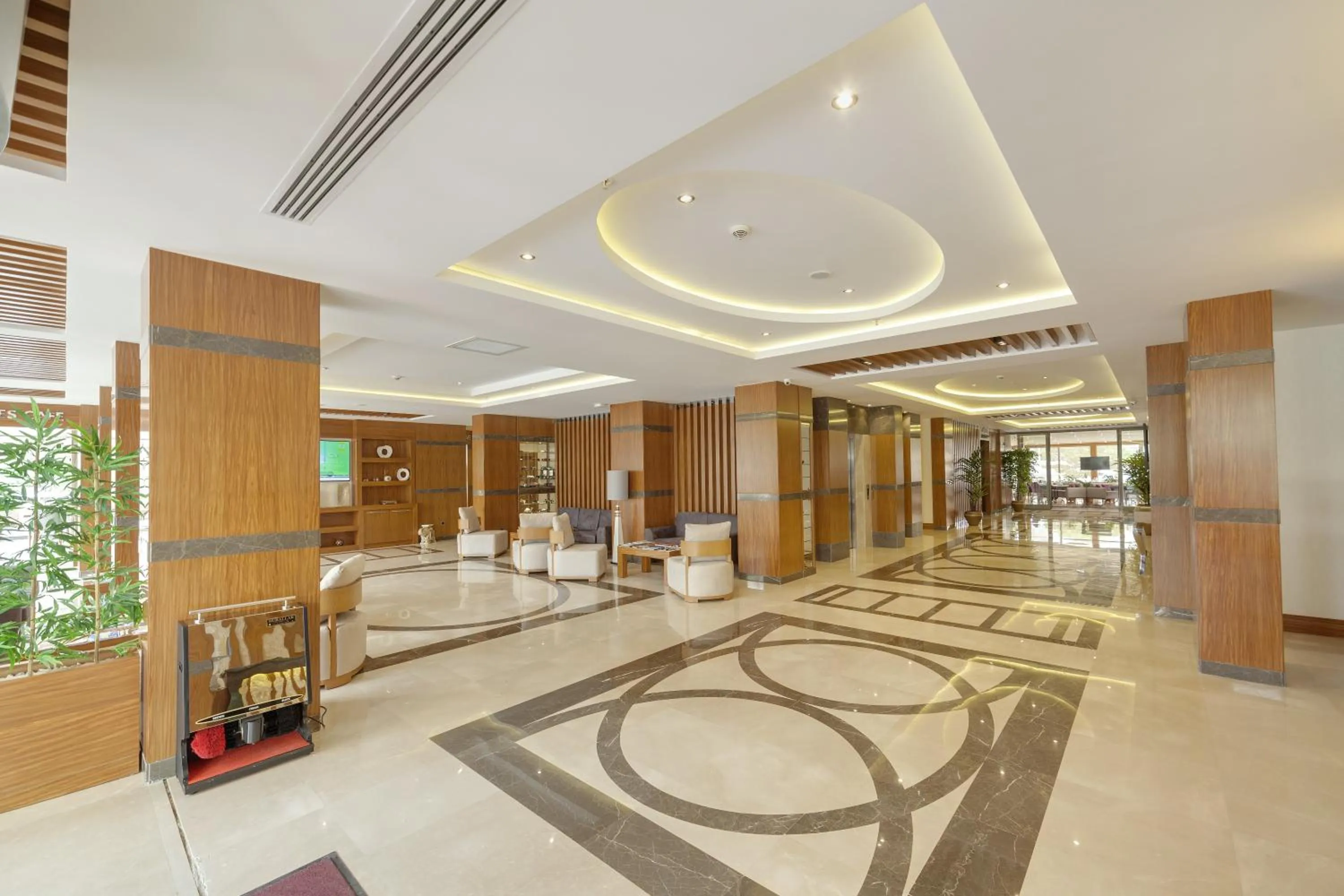 Lobby or reception in Lamec Hotel Business