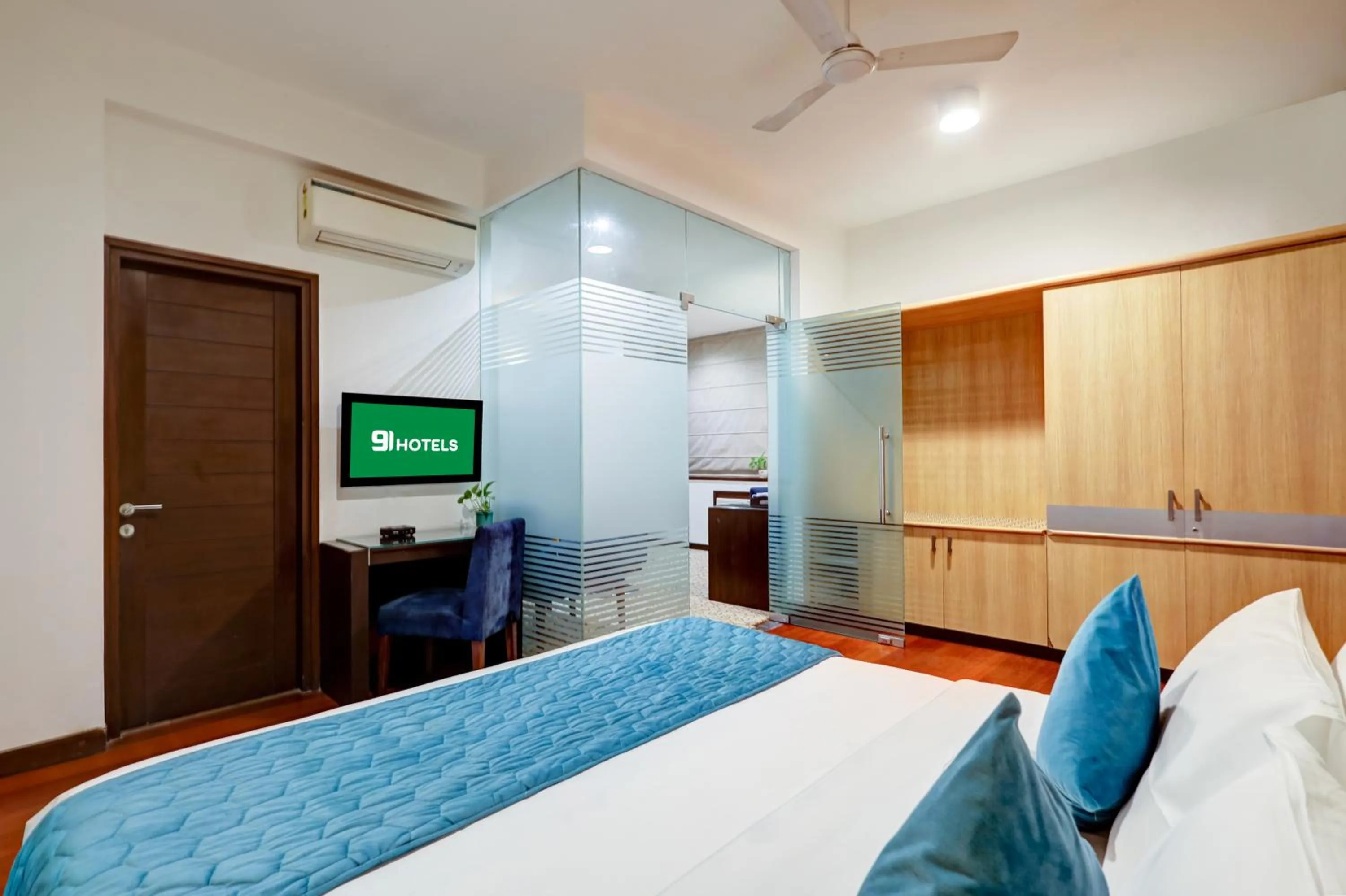 Bedroom, Bed in Hotel 91 Golf Course Road