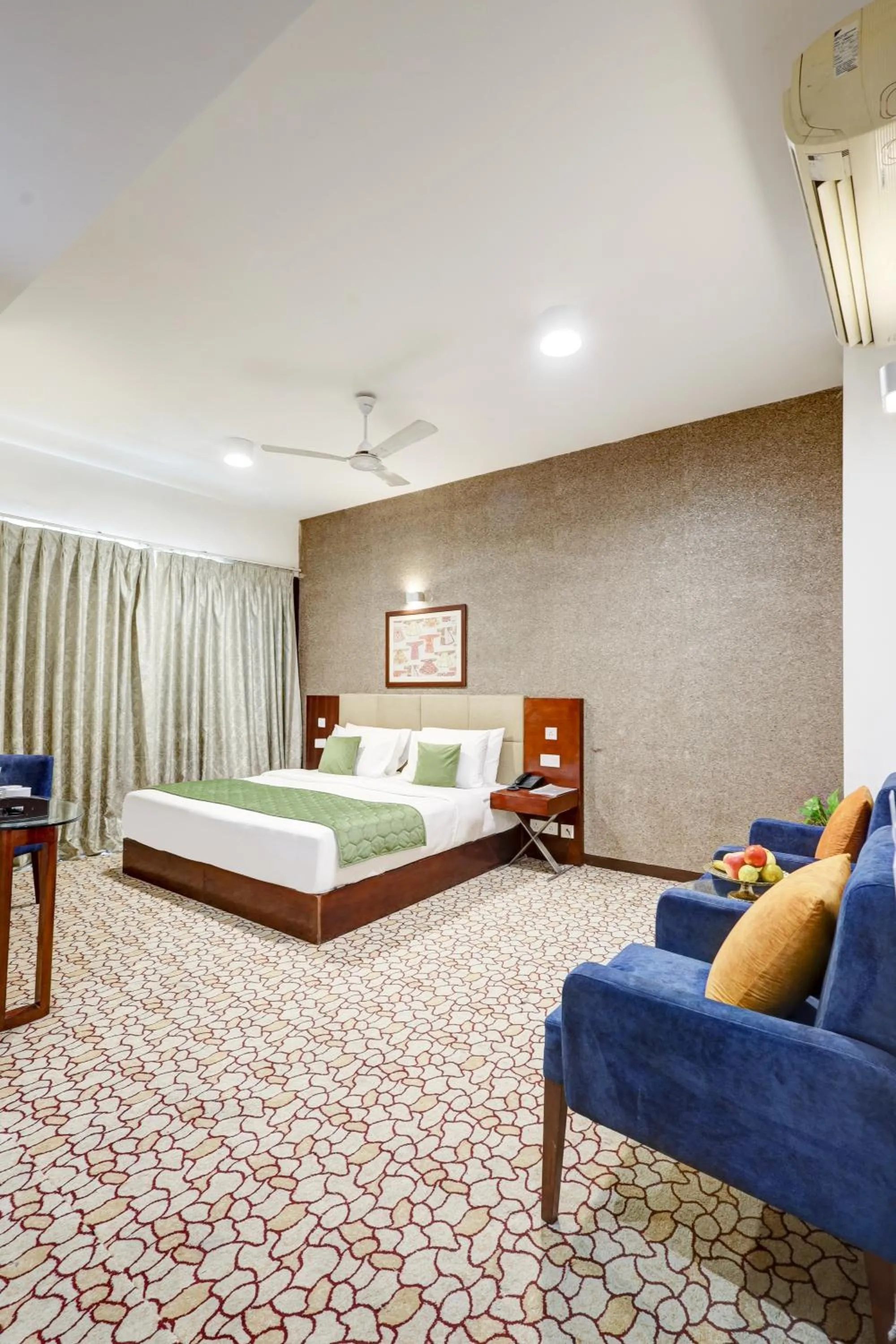 Bed in Hotel 91 Golf Course Road