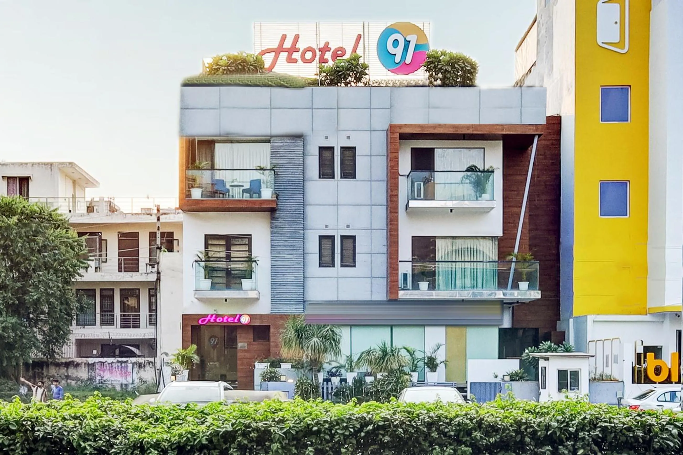 Hotel 91 Golf Course Road