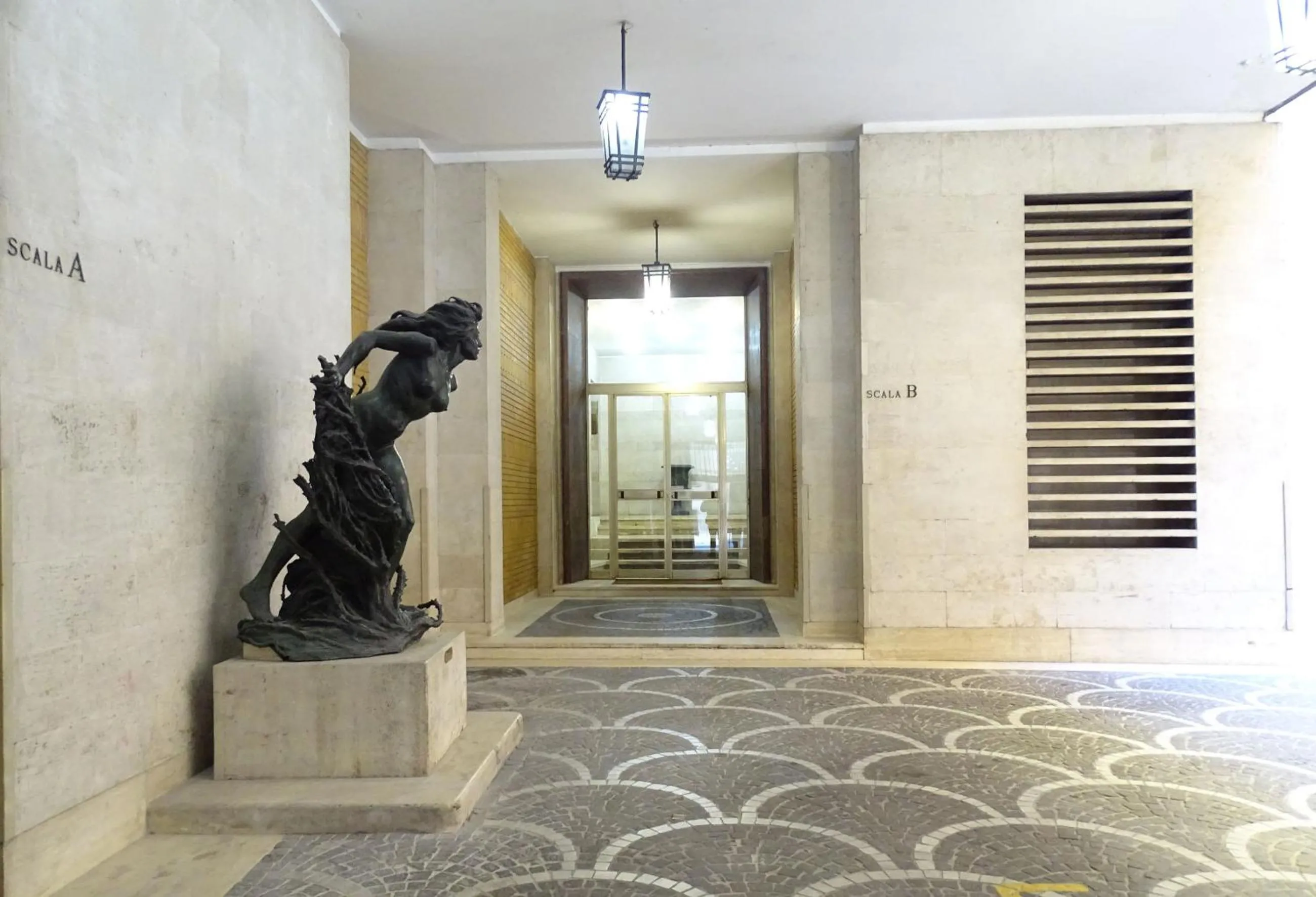 Facade/entrance in A Star Inn