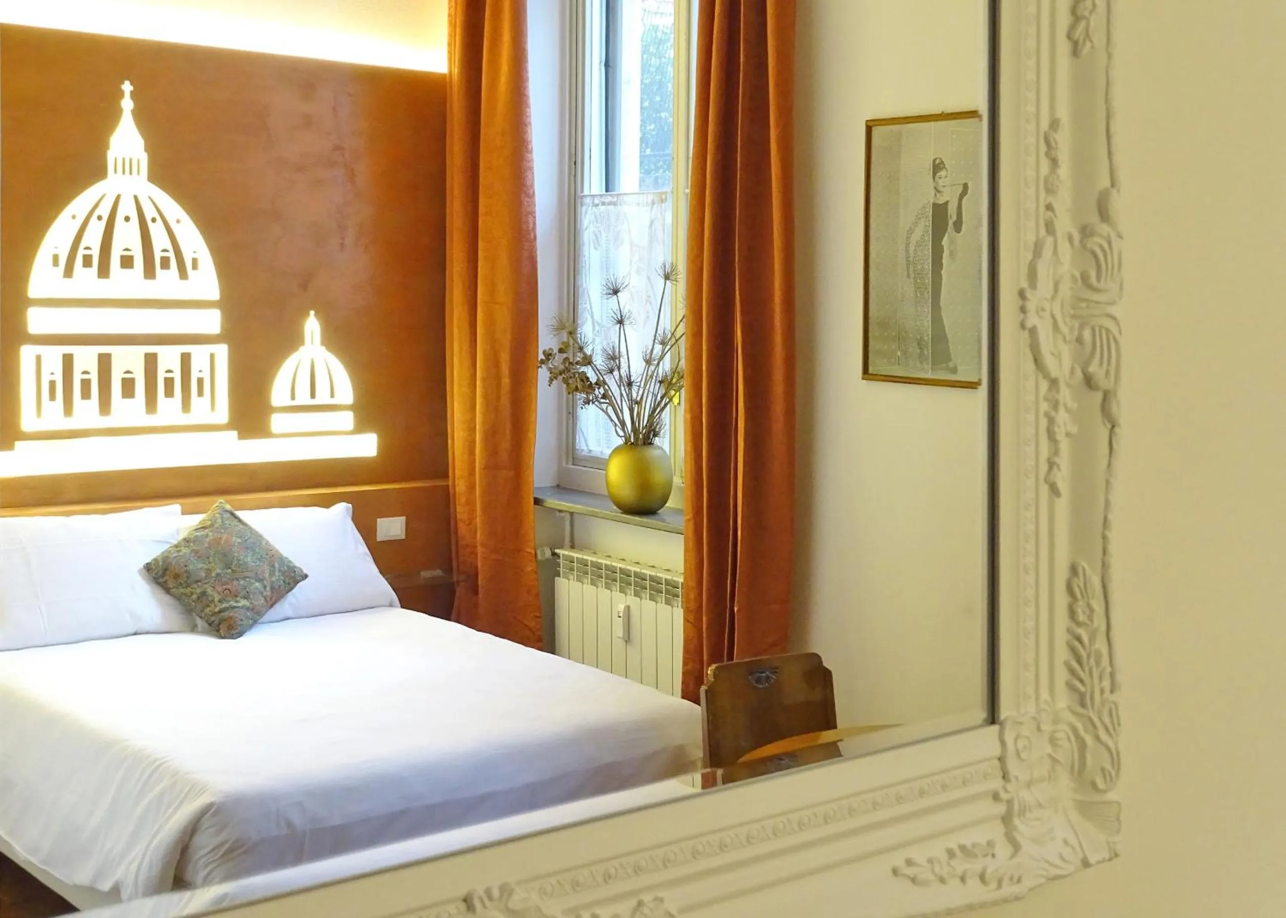 Photo of the whole room, Bed in A Star Inn