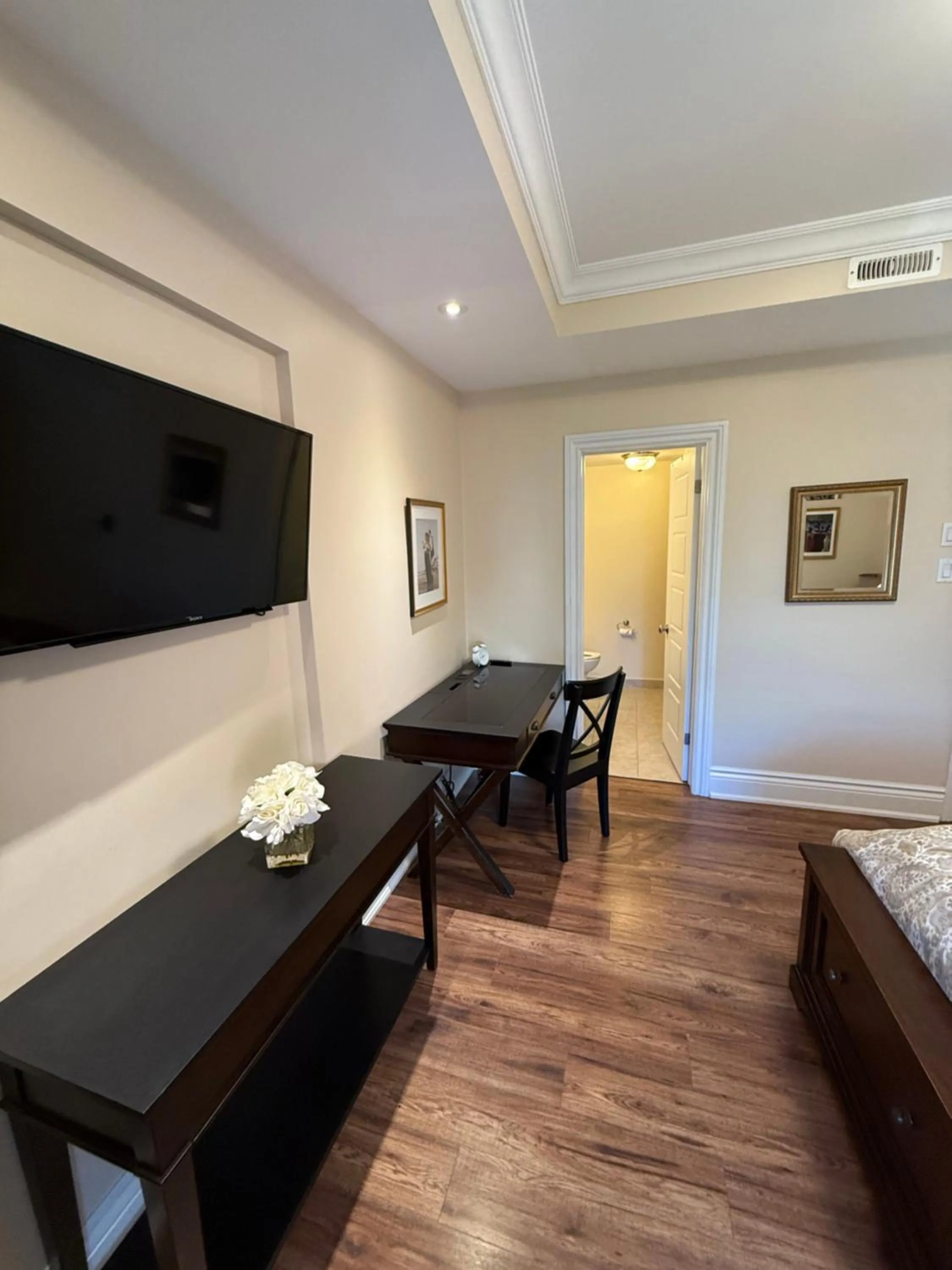 Photo of the whole room, Bed in The Century House Bed and Breakfast Ottawa