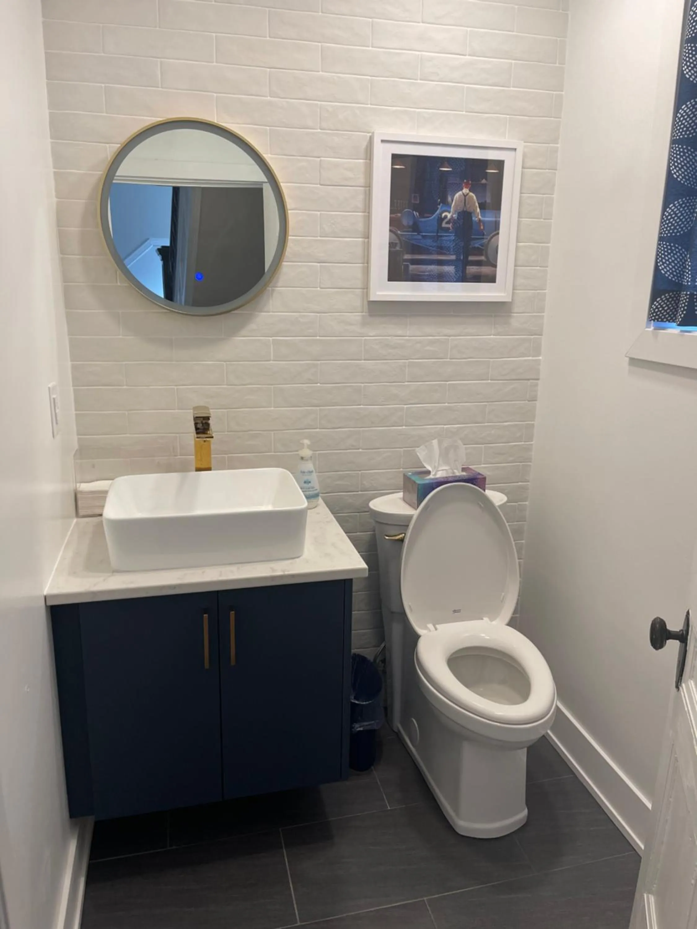 Bathroom in The Century House Bed and Breakfast Ottawa