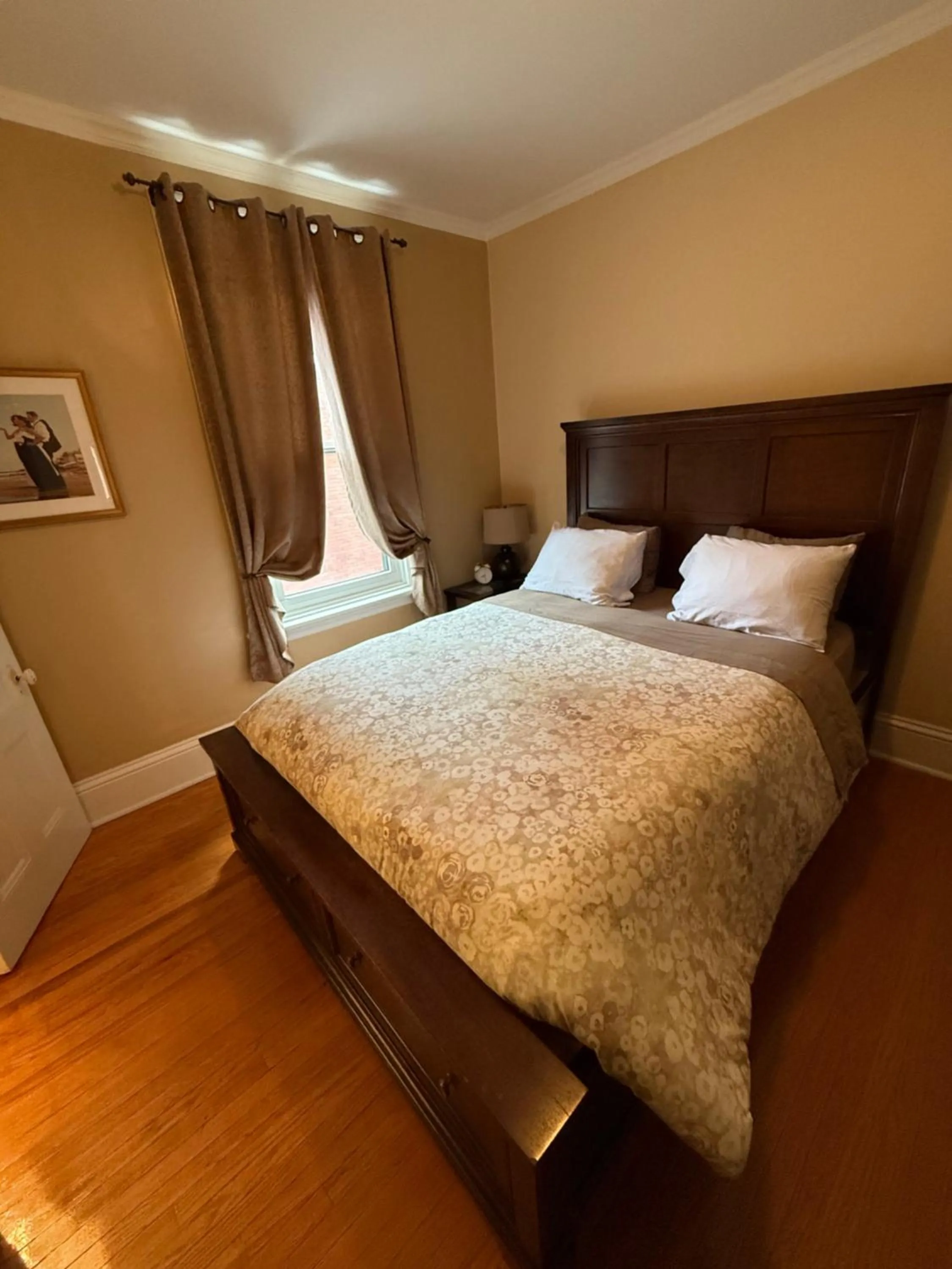 Bed in The Century House Bed and Breakfast Ottawa