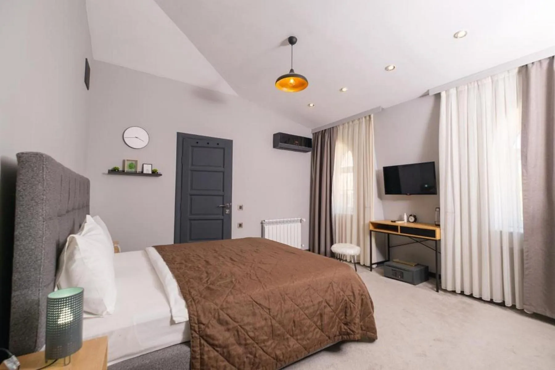 Bed in Maestro Hotel