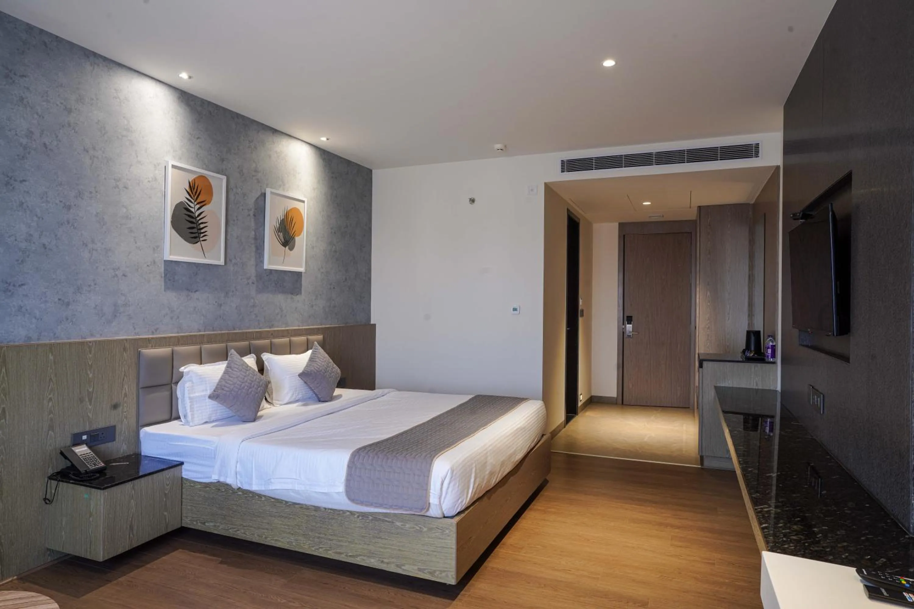 Hotel Tulips Grand