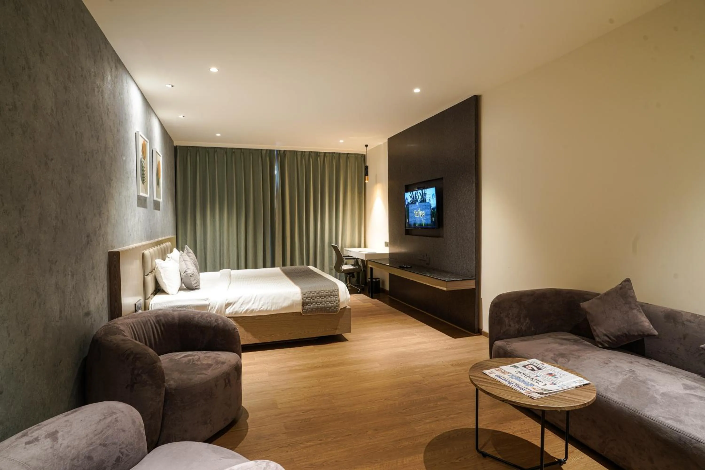 Hotel Tulips Grand