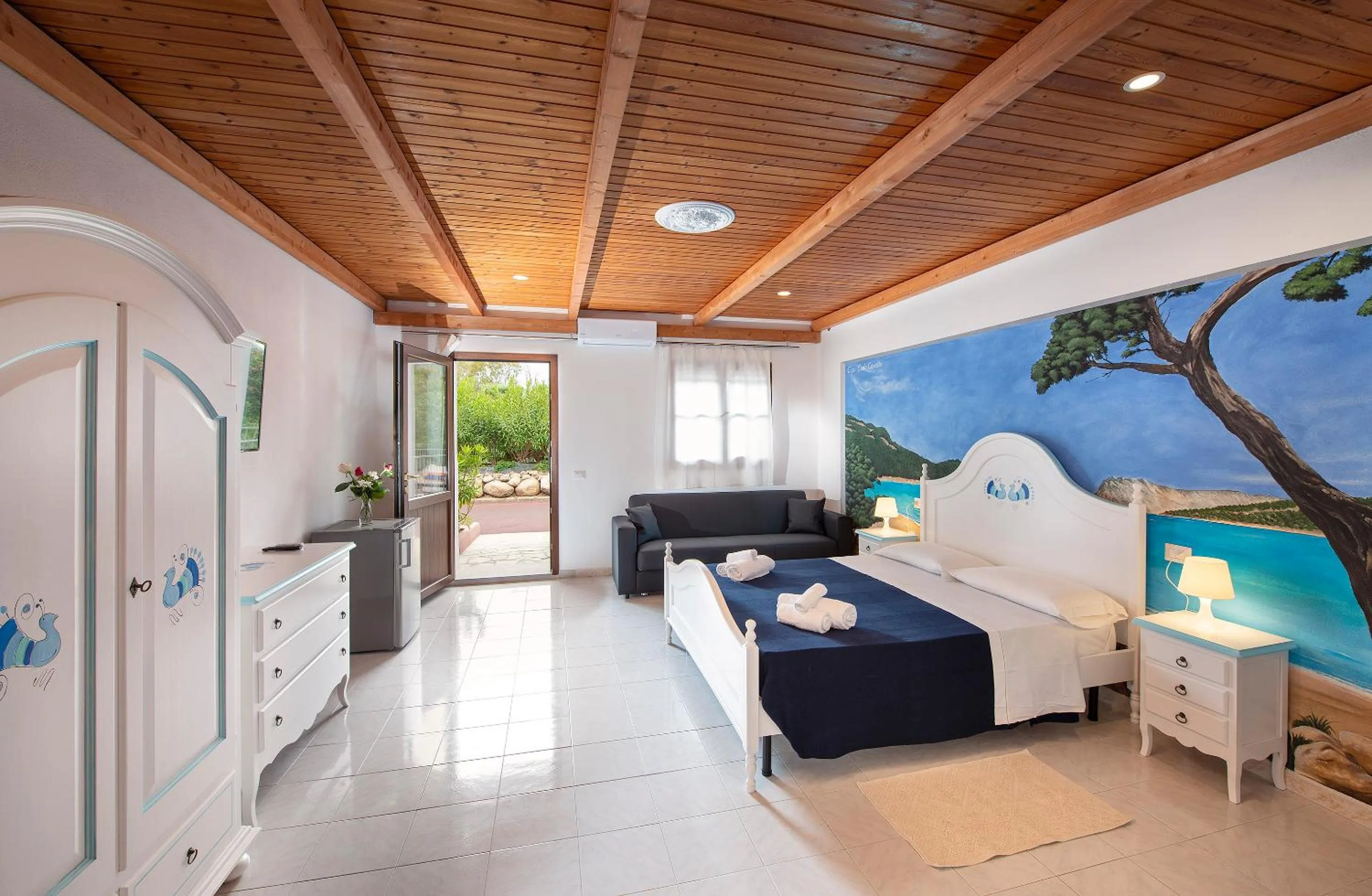 Bedroom, Bed in Hotel Rurale Orti di Nora & SPA