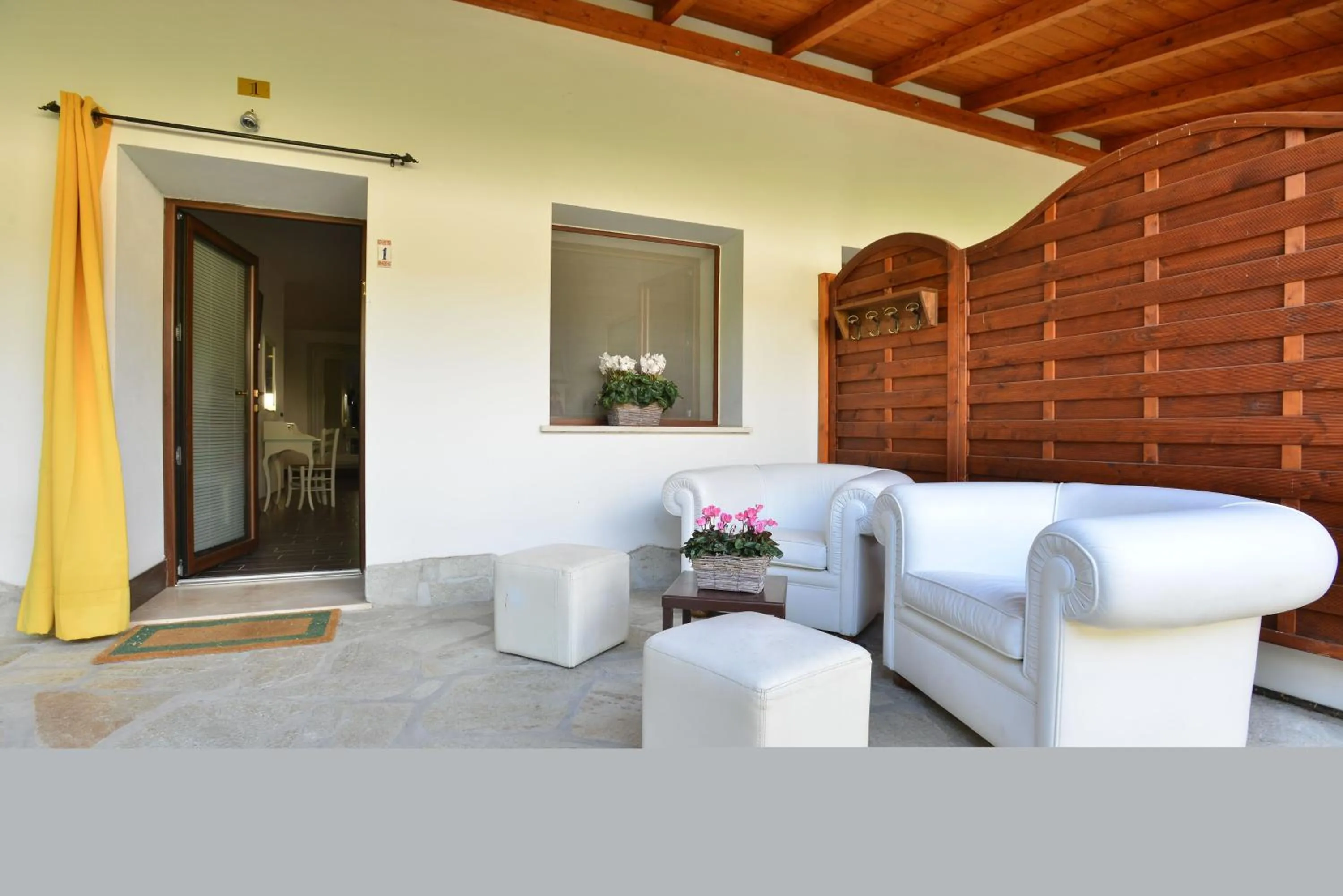 Patio in Hotel Rurale Orti di Nora & SPA