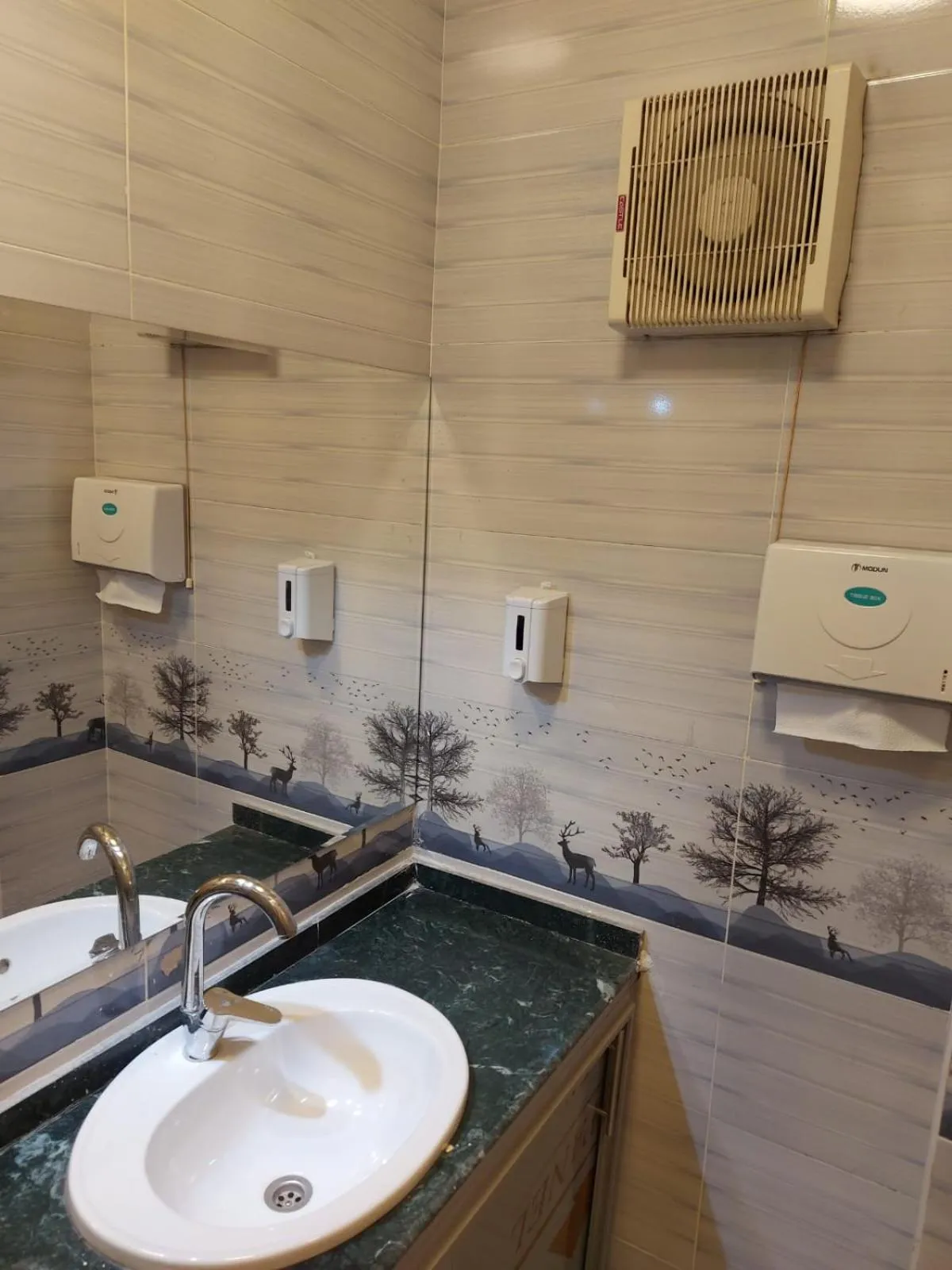 Toilet in Good Season Hotel