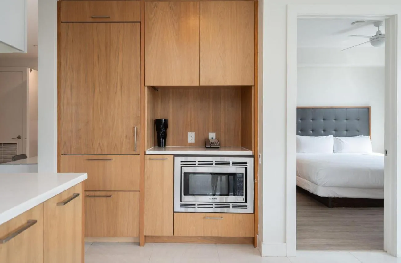 Kitchen or kitchenette, Bed in Level Los Angeles - Downtown South Olive