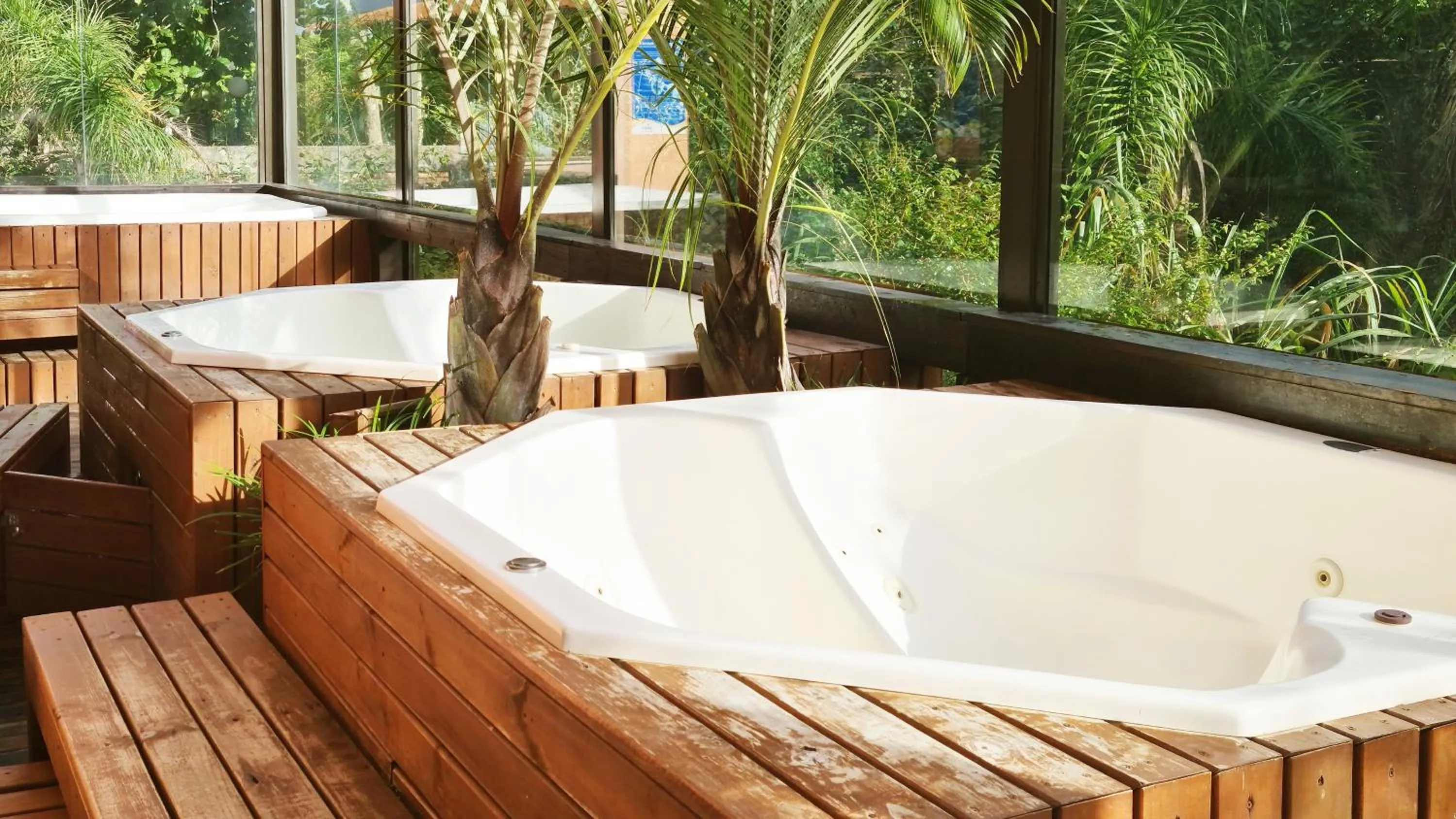 Hot Tub in Jurerê Beach Village Studios Para Temporada