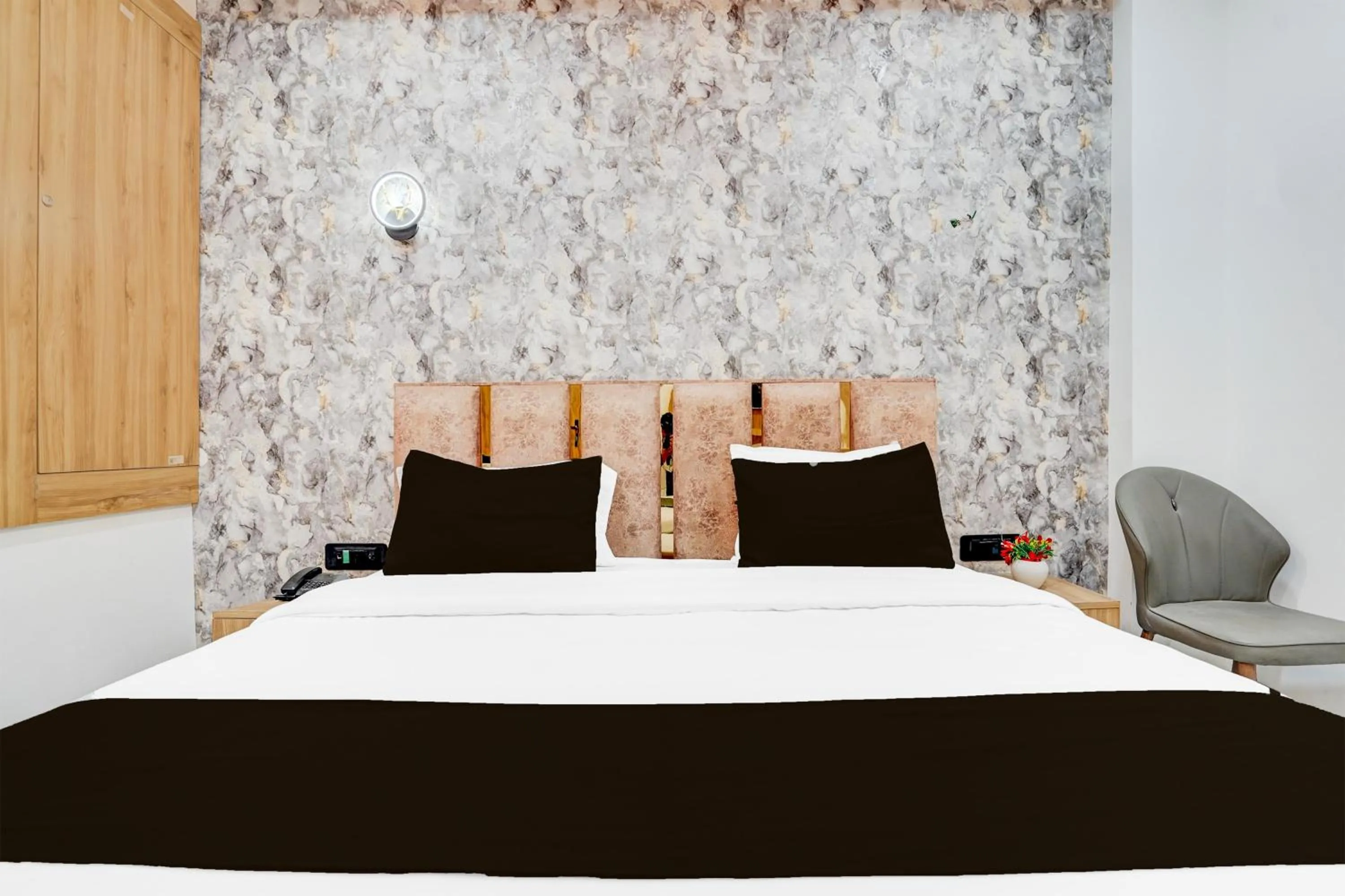 Bedroom, Bed in Super Collection O Ram Mandir Ayodhya Formerly Hotel Aarambh