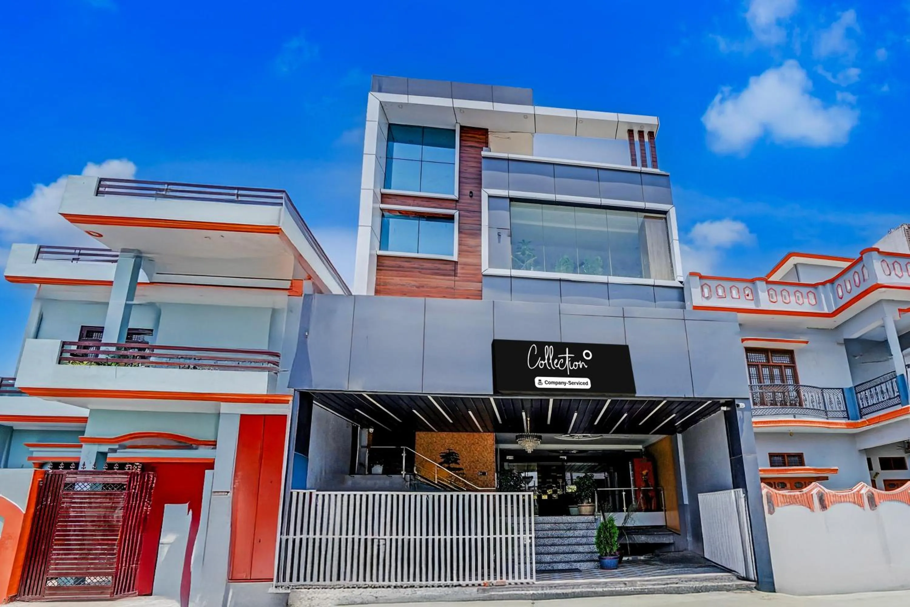 Facade/entrance in Super Collection O Ram Mandir Ayodhya Formerly Hotel Aarambh