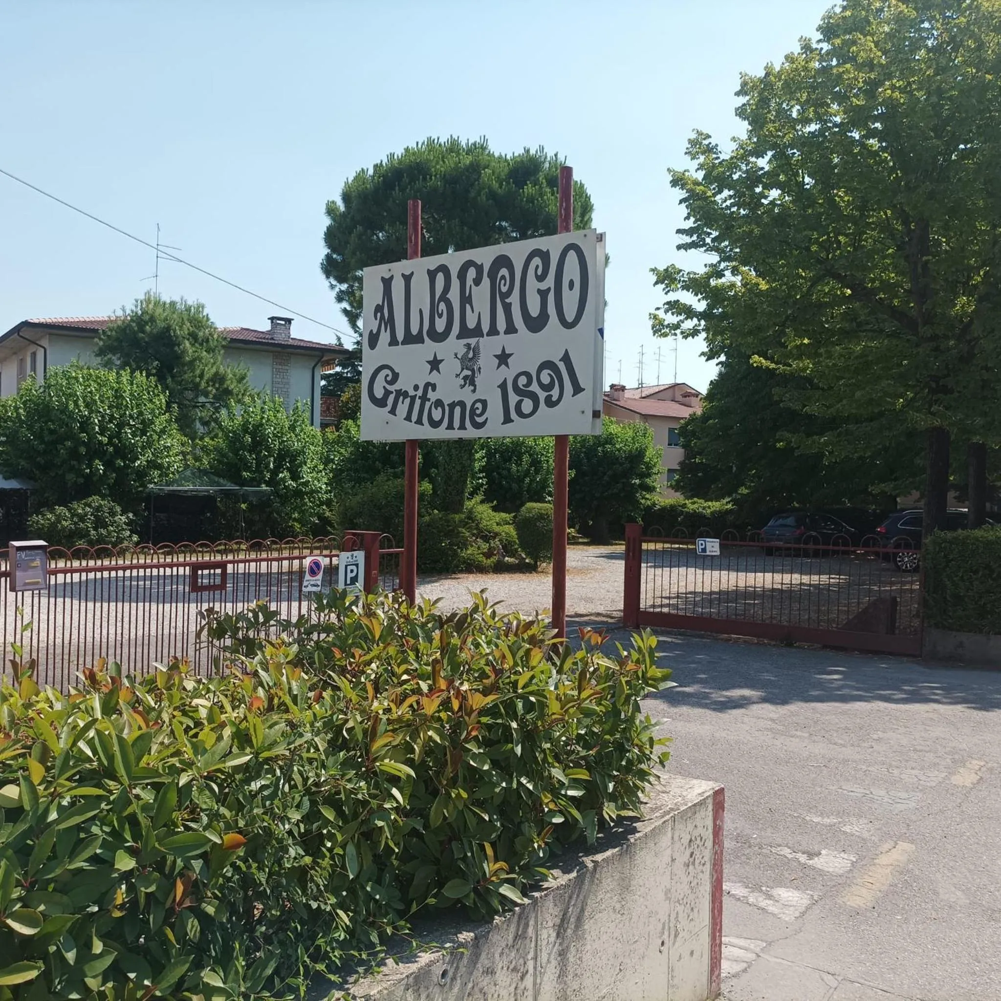 Inner courtyard view in Albergo Grifone 1891