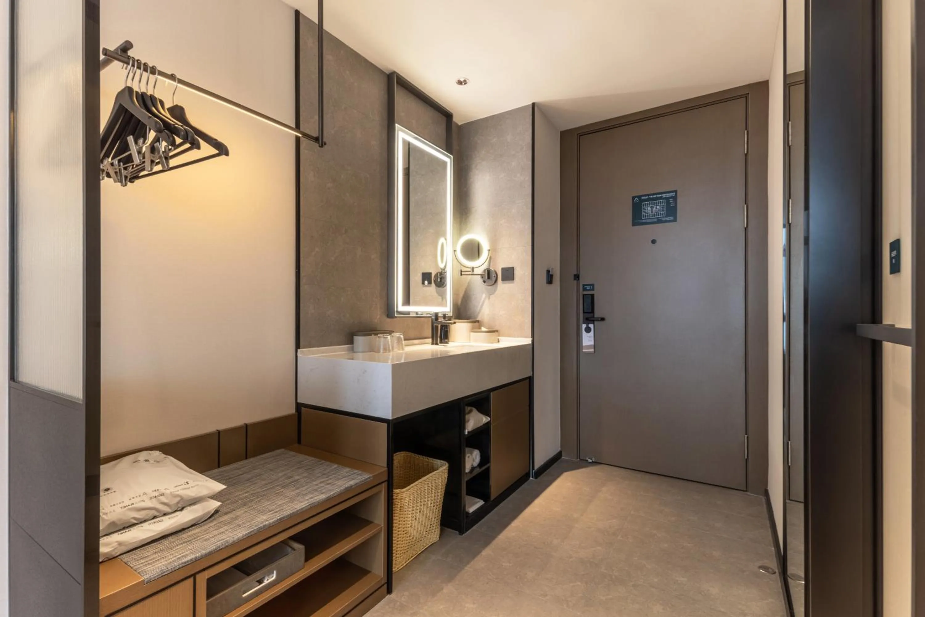 Atour Hotel Wuhan Yellow Crane Tower Shouyi Plaza