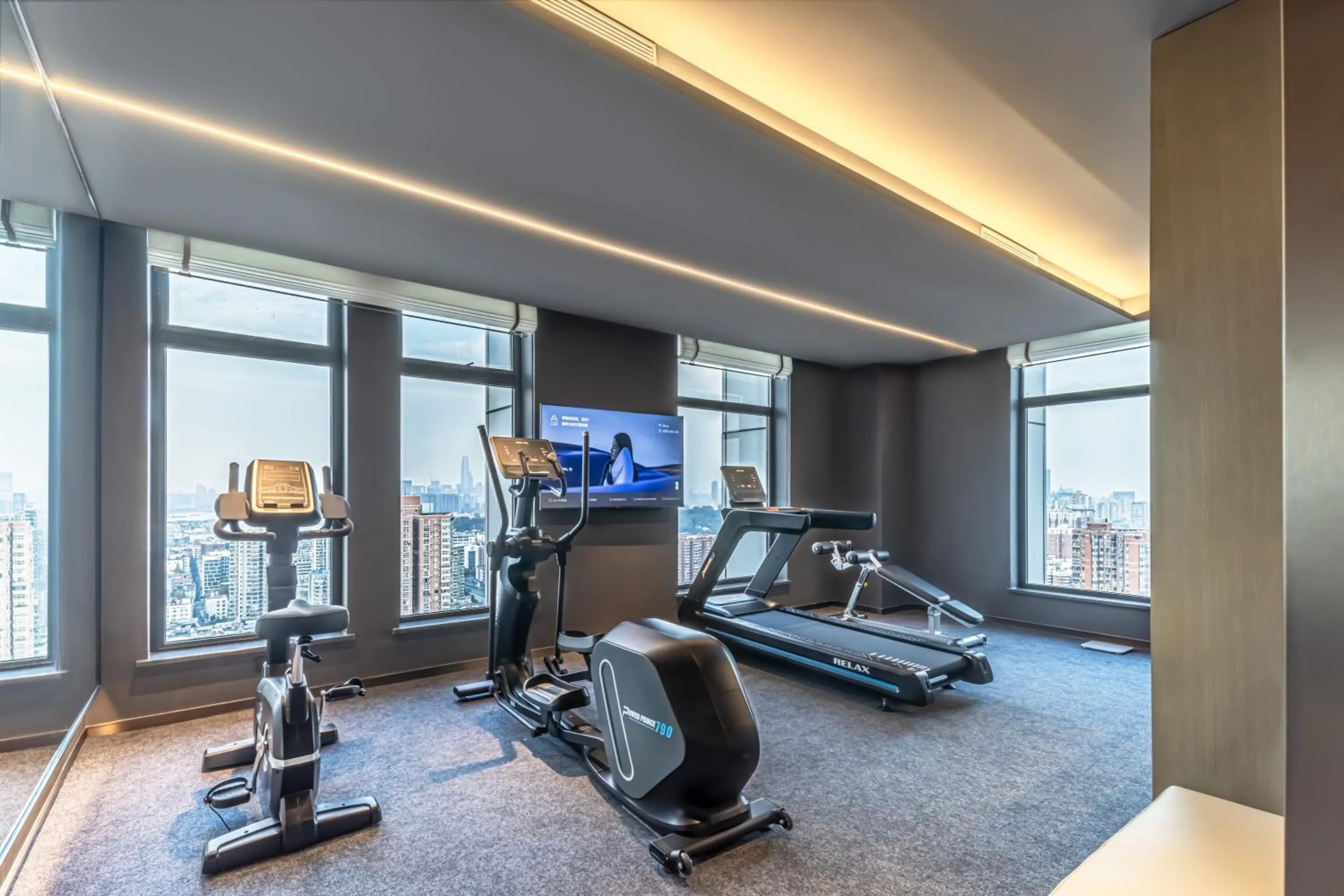 Fitness centre/facilities in Atour Hotel Wuhan Yellow Crane Tower Shouyi Plaza