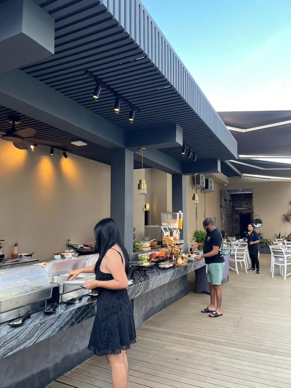 Restaurant/places to eat in Karon Boutique