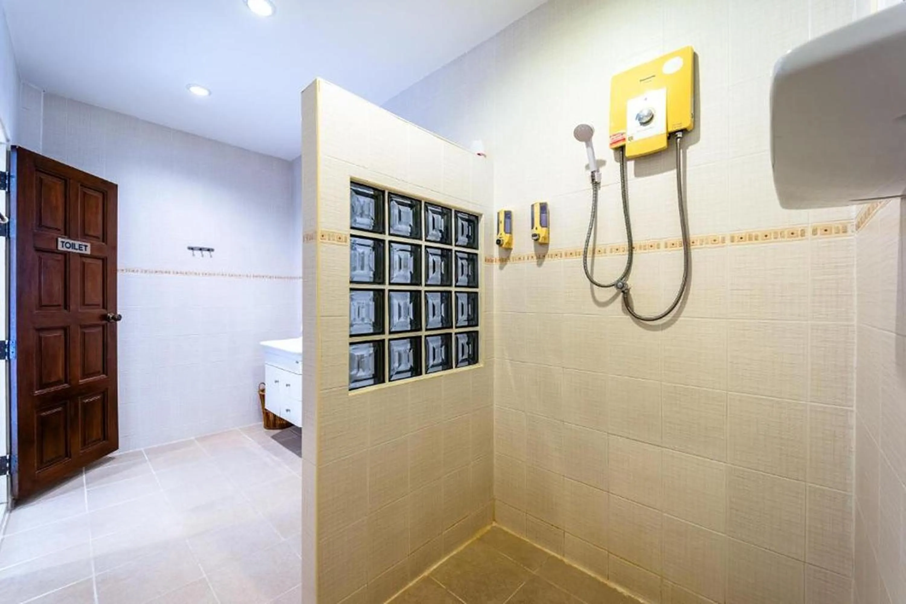 Bathroom in Siam Court Hotel and Resort