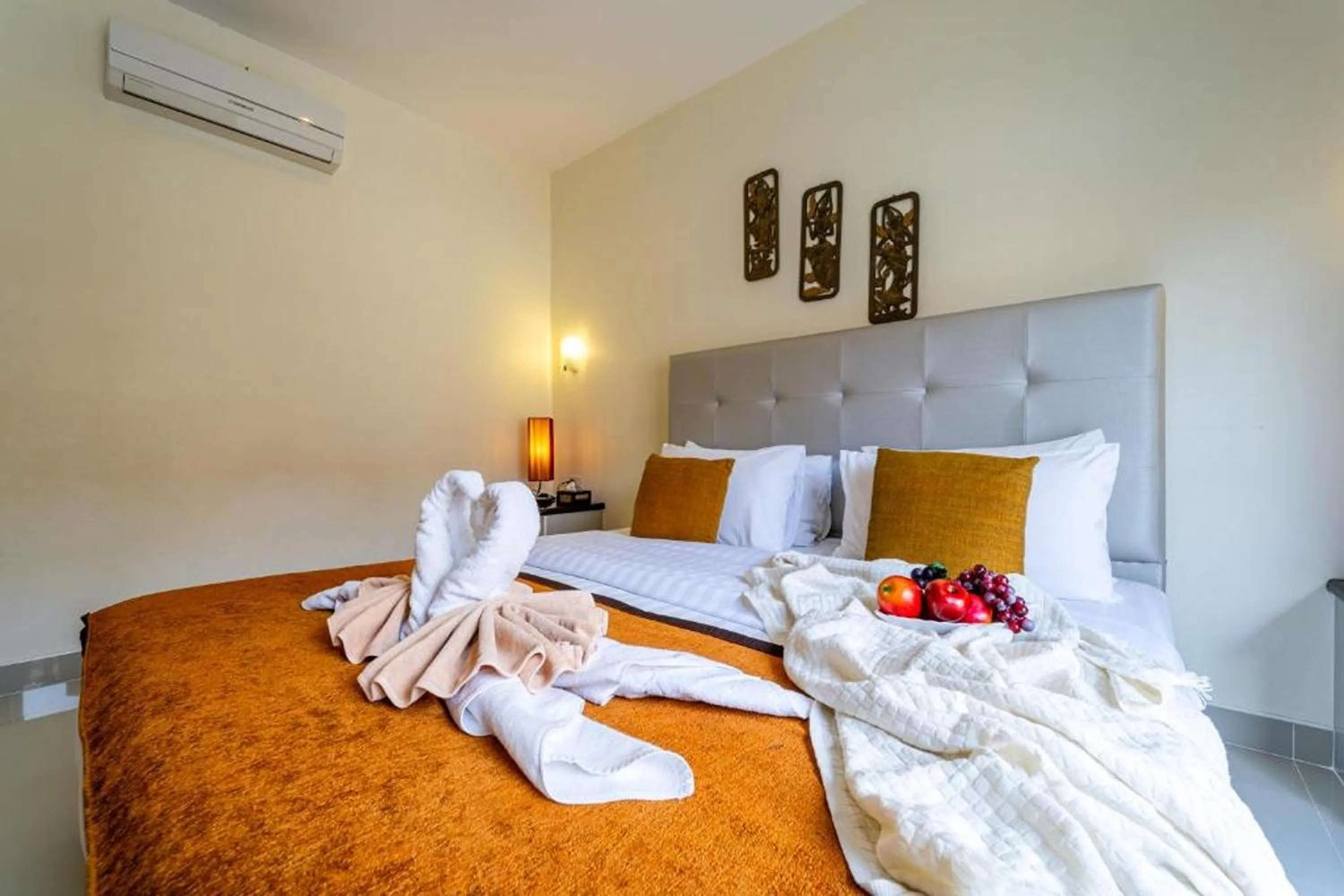 Bedroom, Bed in Siam Court Hotel and Resort