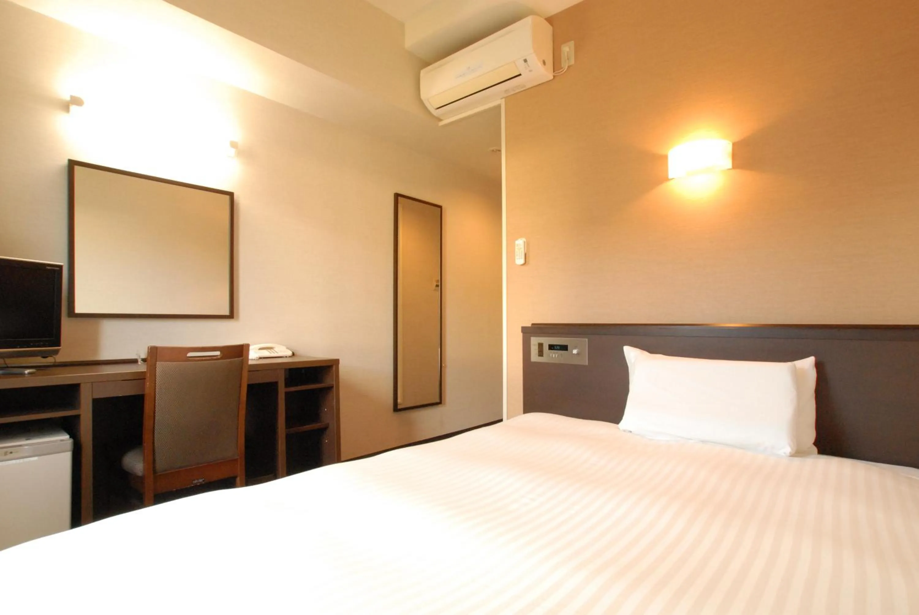 Bed in AB Hotel Mikawa Anjo Minamikan