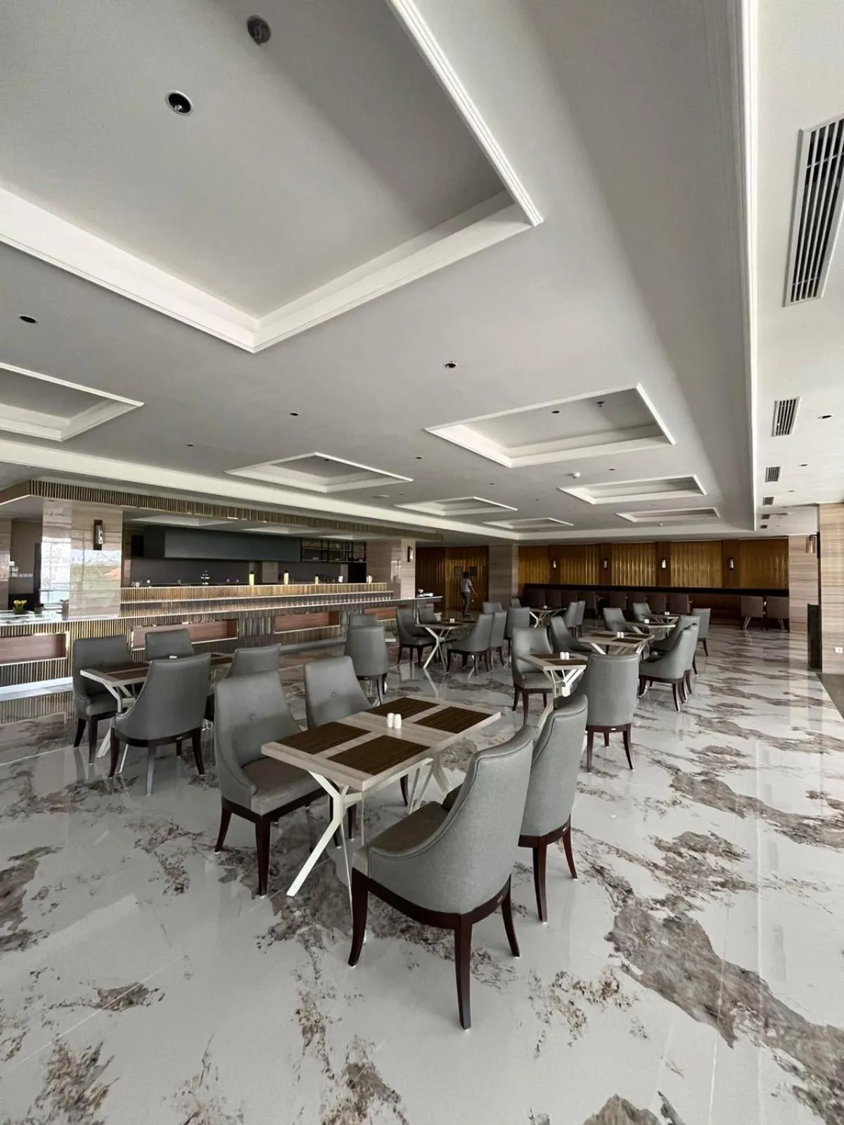 Restaurant/places to eat in Grand Travello Hotel Bekasi
