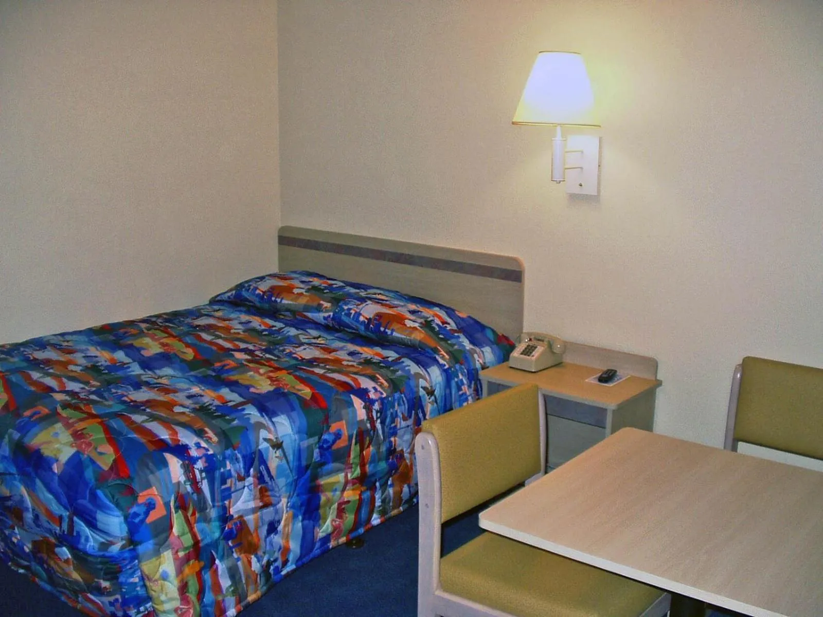 Bedroom, Bed in Motel 6-Holbrook, AZ