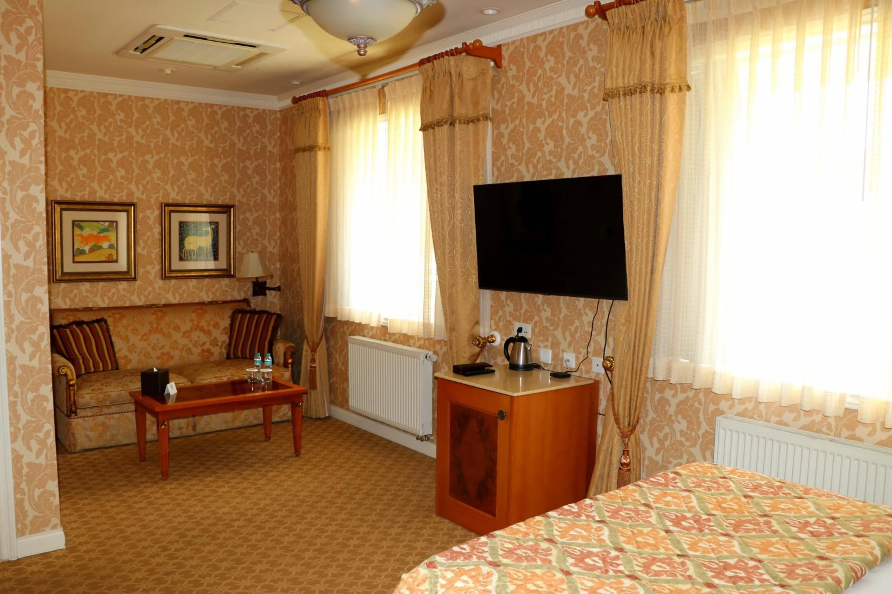 TV and multimedia, Bed in Terelj Hotel & Spa