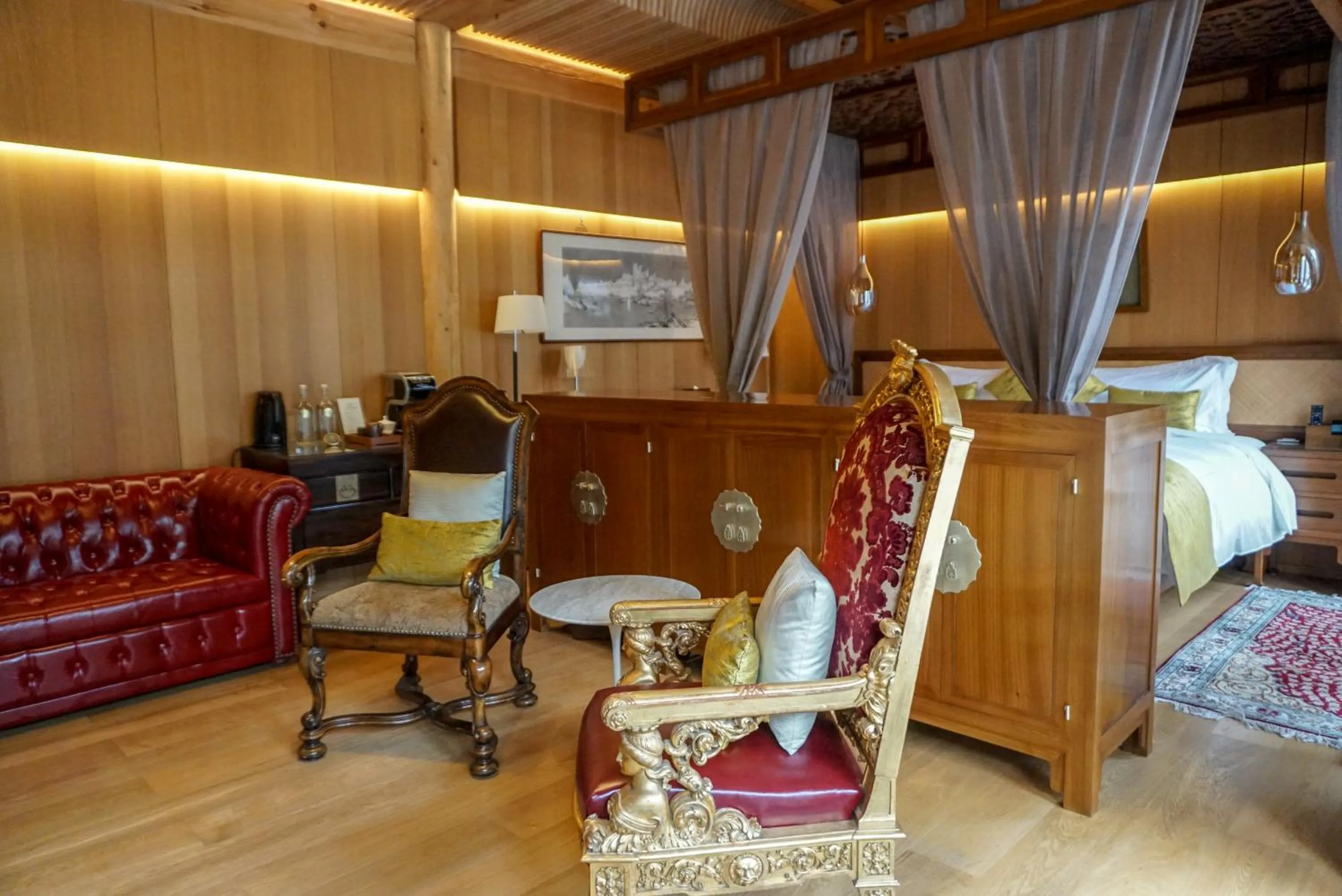 Living room, Bed in Cours Et Pavillons