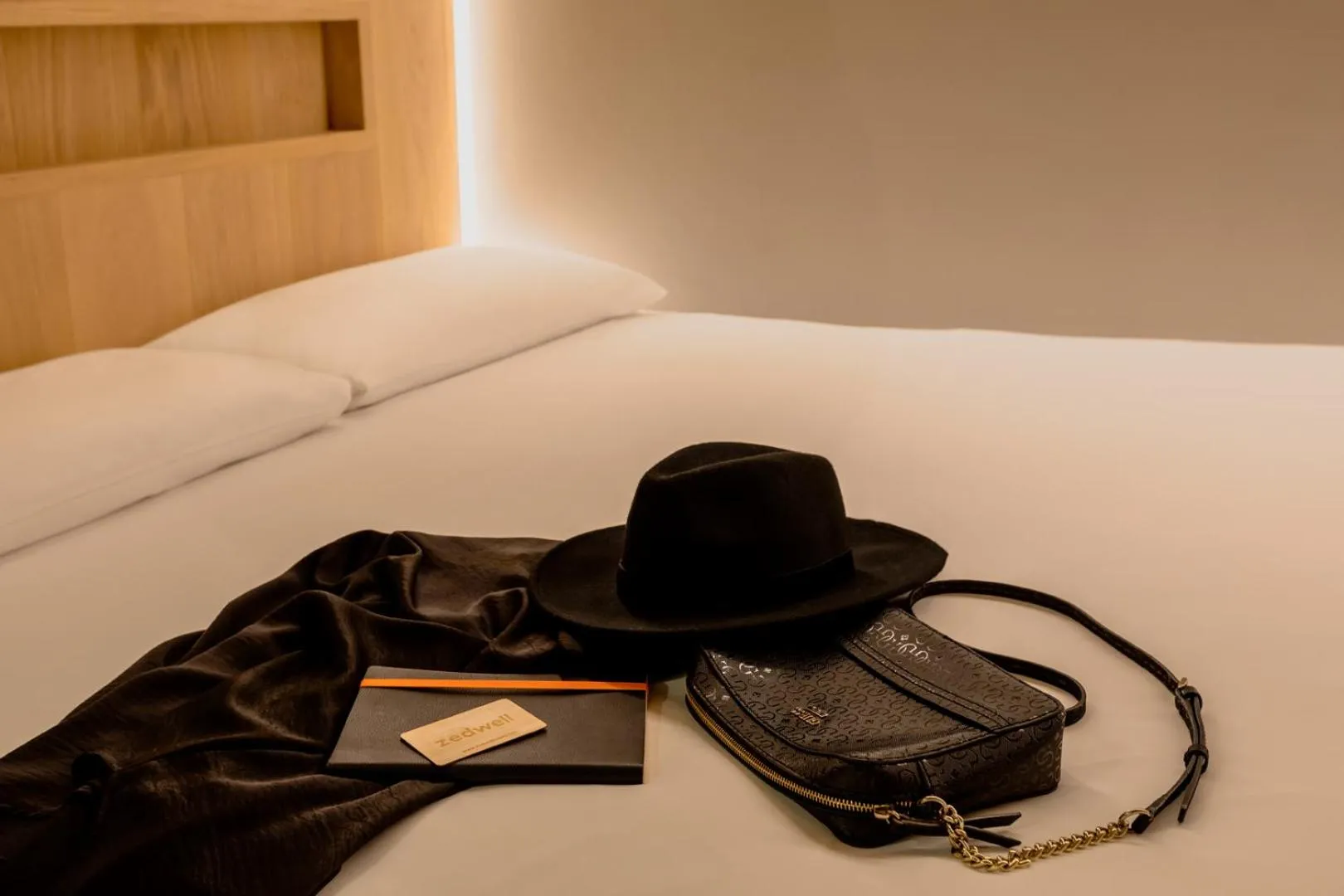 Bed in Zedwell Hotel Knightsbridge