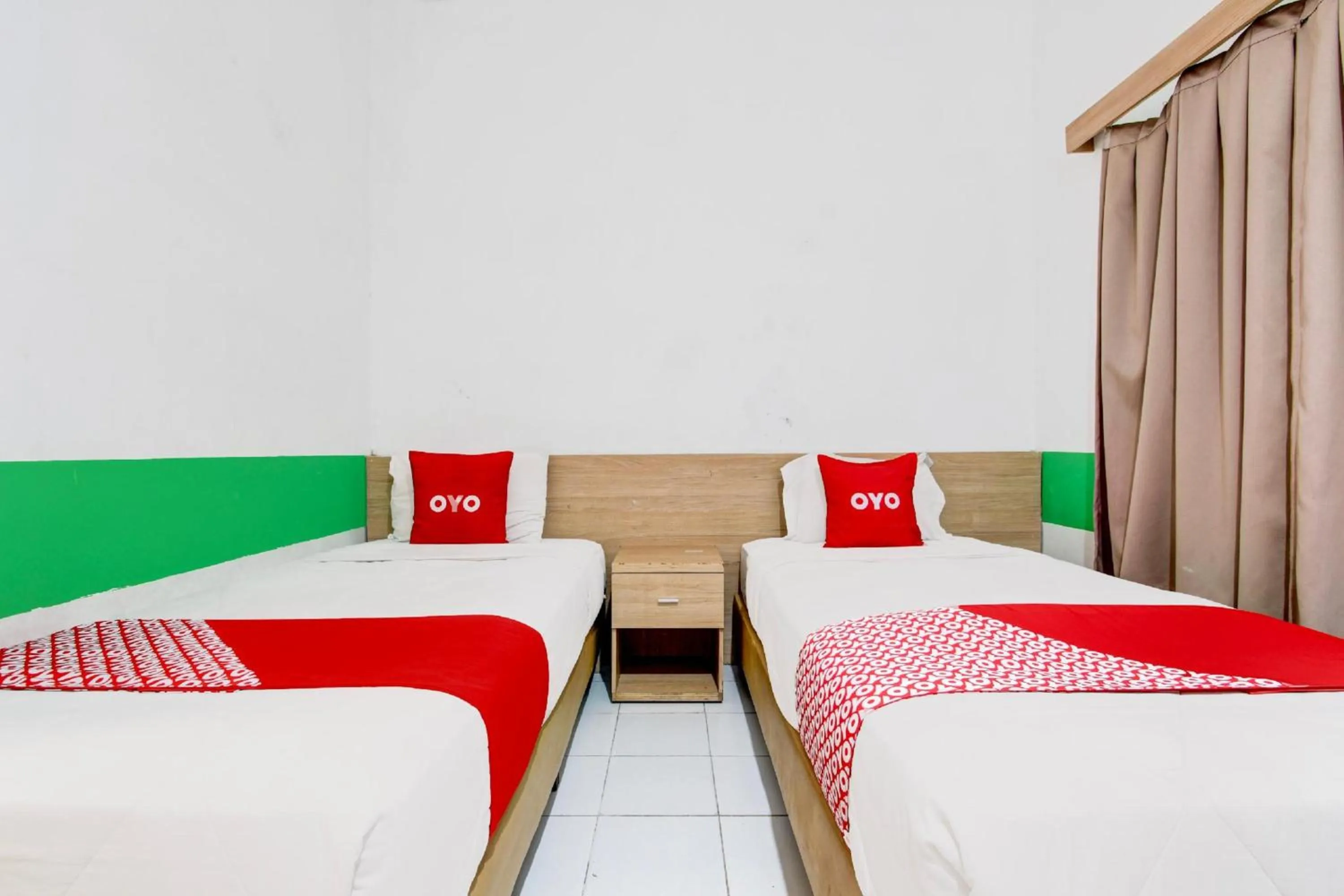 Bedroom, Bed in Collection O Jalan Slamet Riyadi Near Kampung Batik Kauman Formerly Hotel Grand Kota