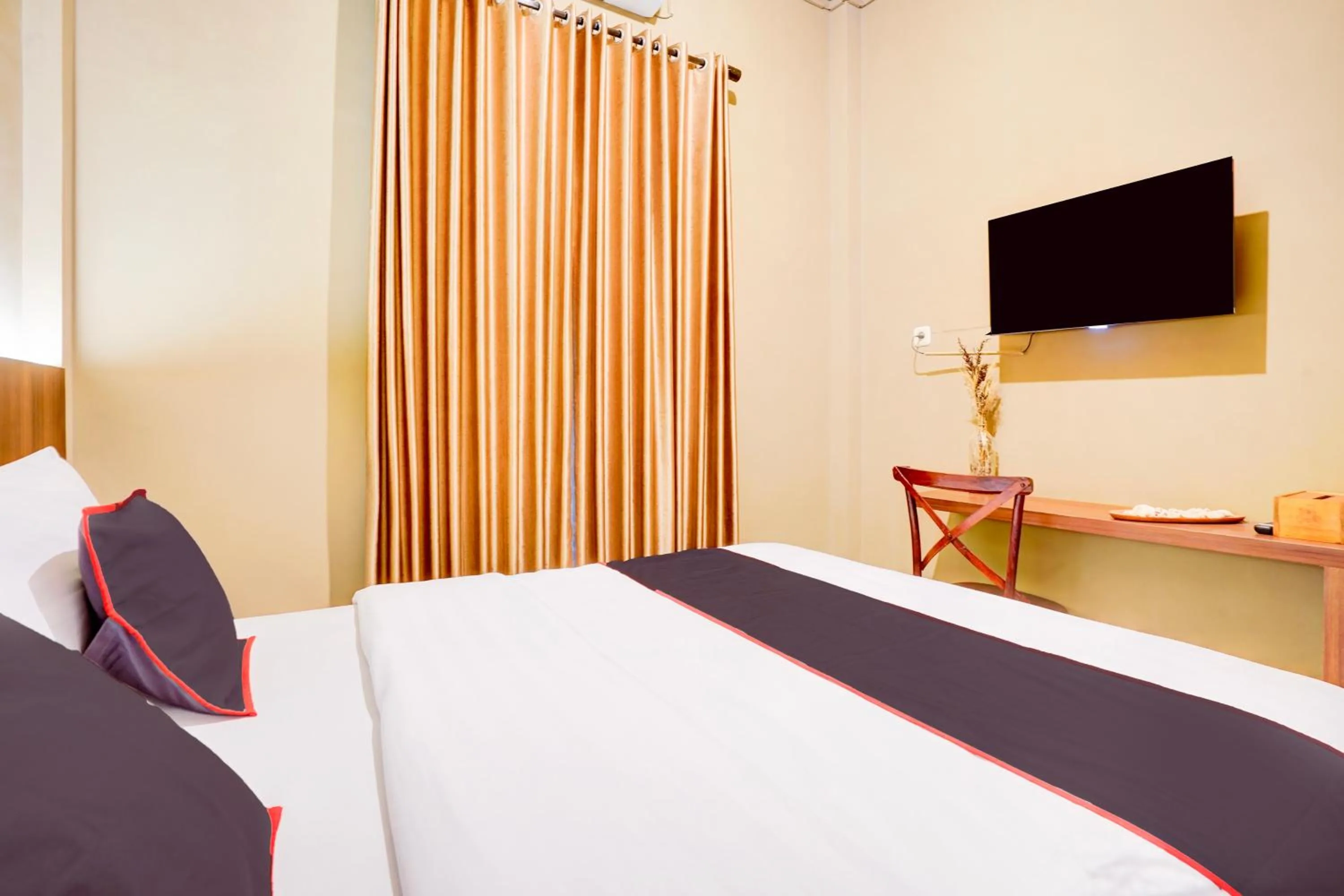 Bed in Collection O Padang City Center Near Transmart Padang Formerly De Orchids