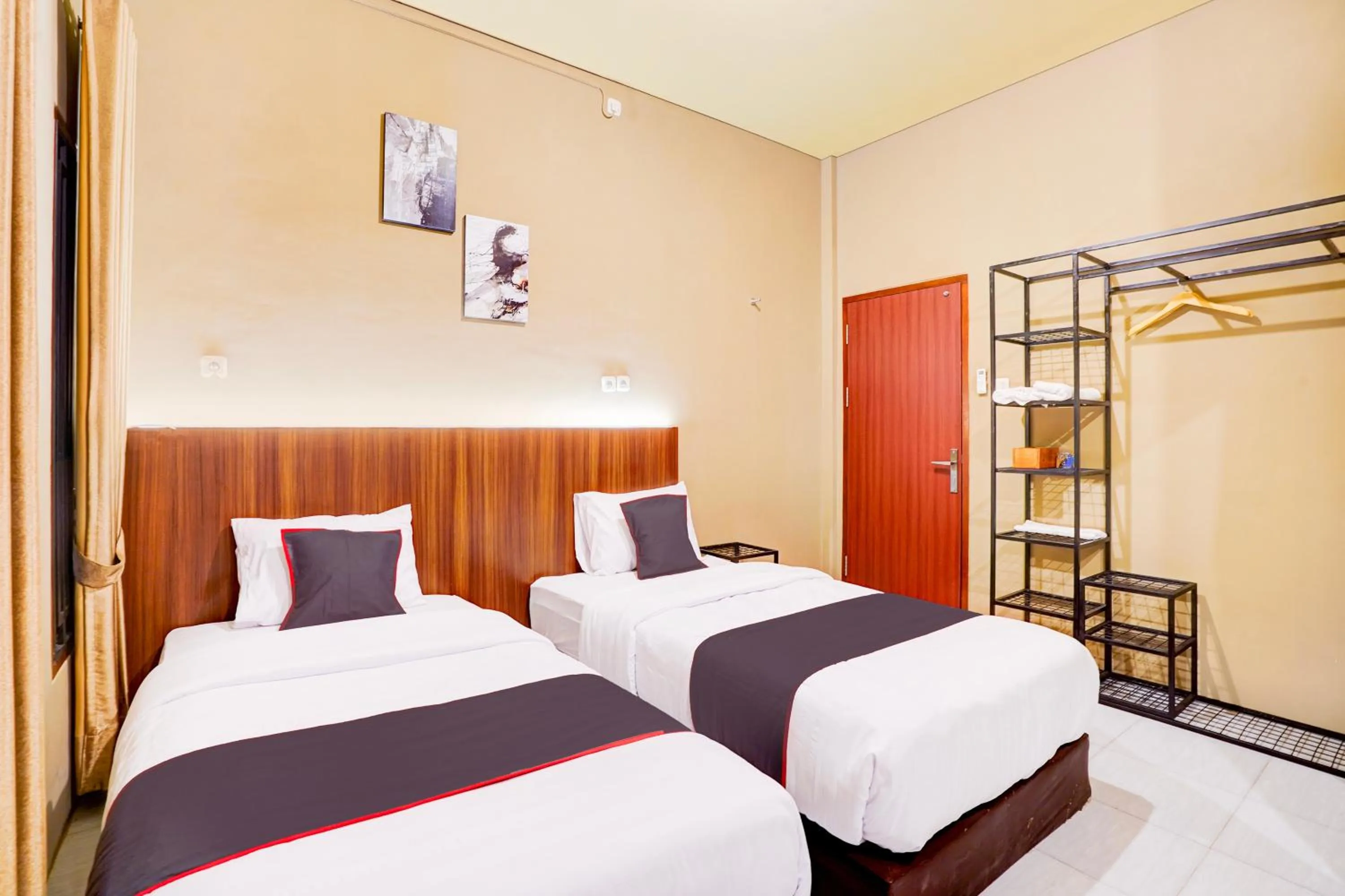 Bed in Collection O Padang City Center Near Transmart Padang Formerly De Orchids