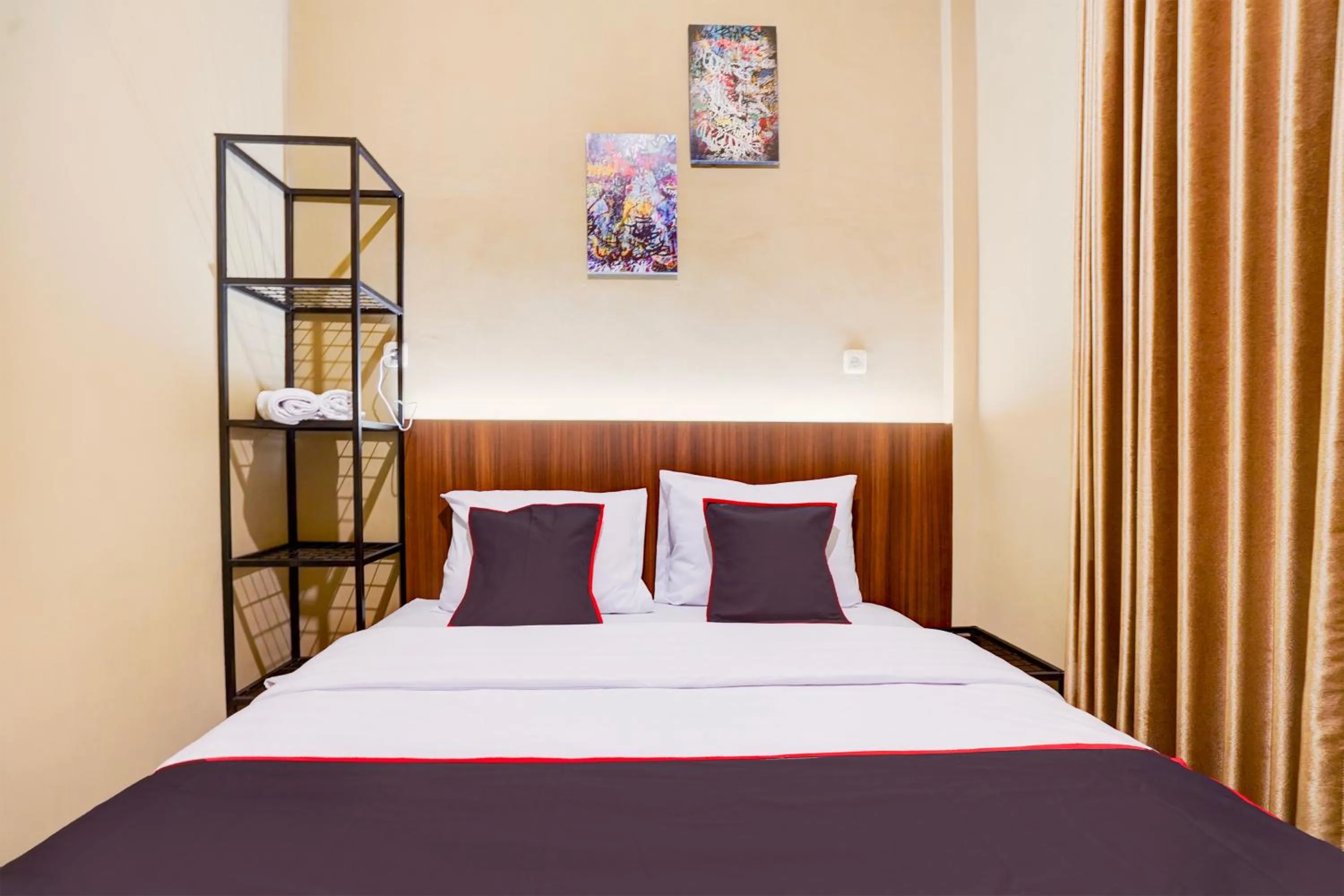 Bed in Collection O Padang City Center Near Transmart Padang Formerly De Orchids