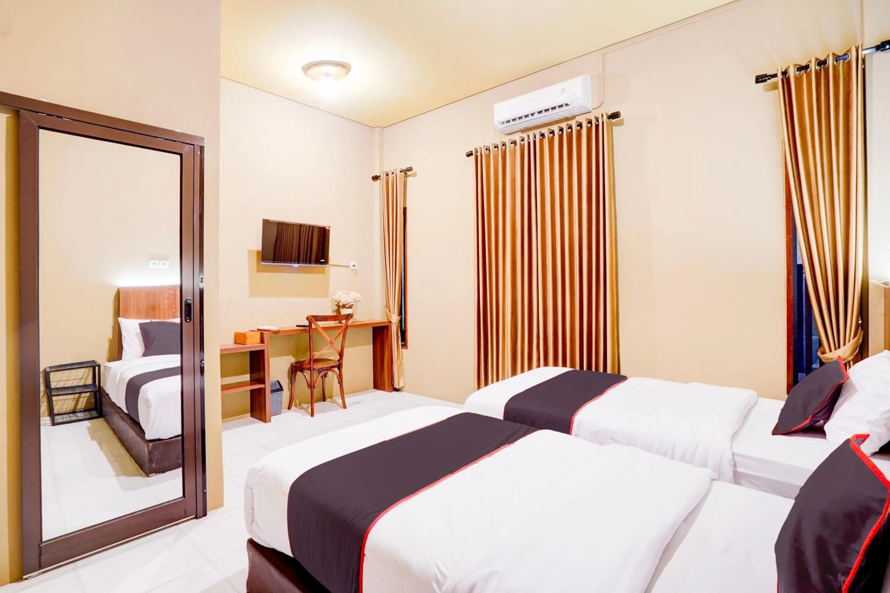 Bed in Collection O Padang City Center Near Transmart Padang Formerly De Orchids