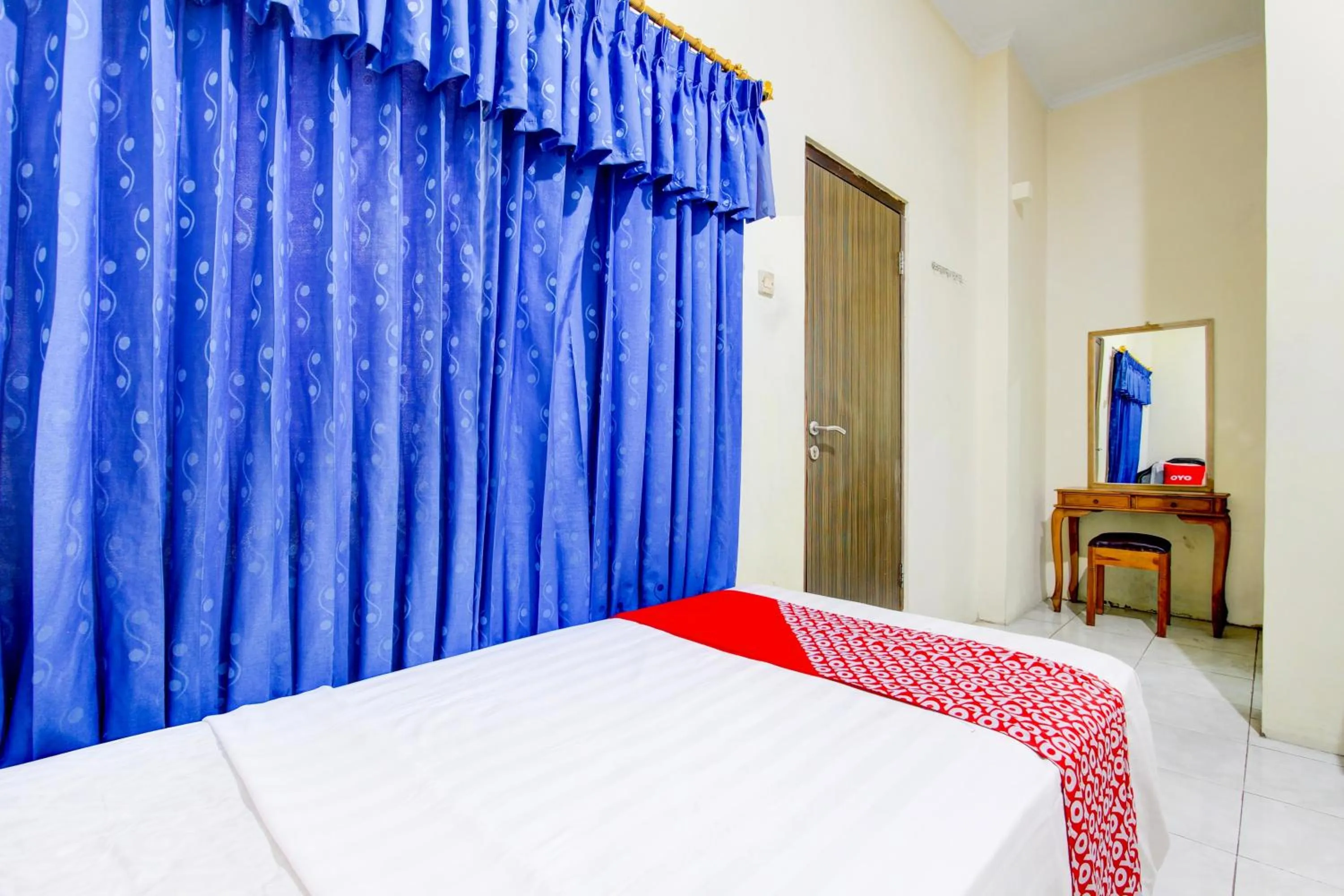 Bedroom, Bed in Hotel O Jalan Malioboro Near Stasiun Tugu Yogyakarta Formerly Hotel Baru