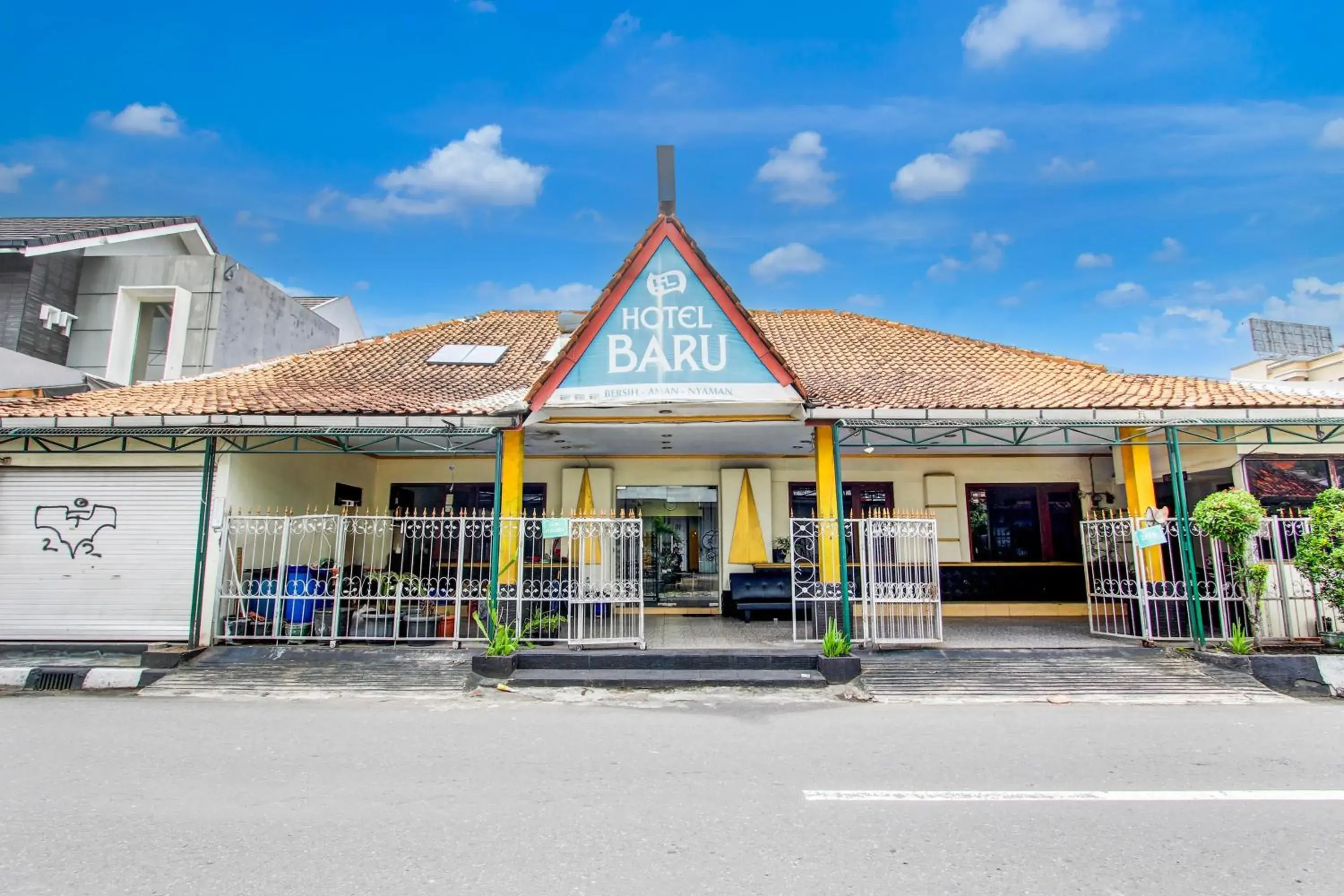 Hotel O Jalan Malioboro Near Stasiun Tugu Yogyakarta Formerly Hotel Baru Hotel O Jalan Malioboro Near Stasiun Tugu Yogyakarta Formerly Hotel Baru