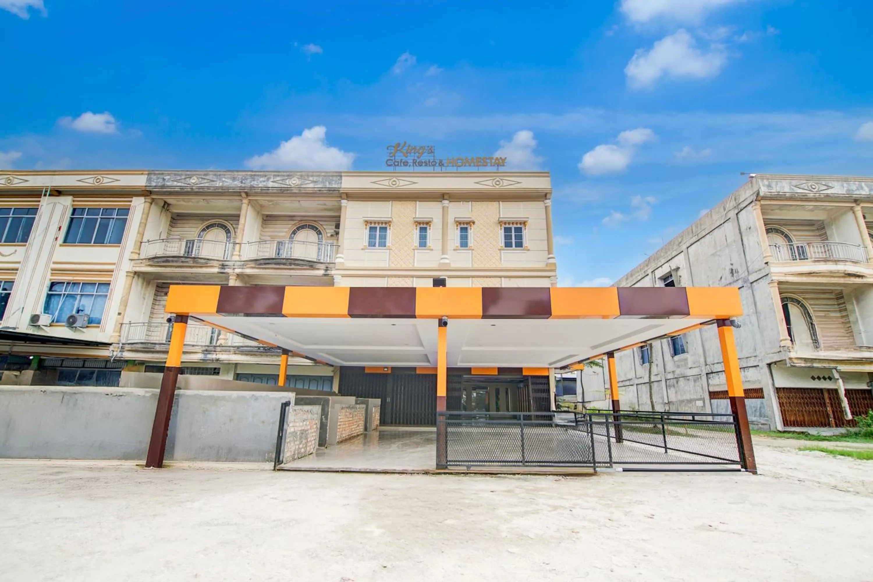 Facade/entrance in Collection O Pusat Kota Pekanbaru Near Rumah Sakit Prima Formerly King's Homestay