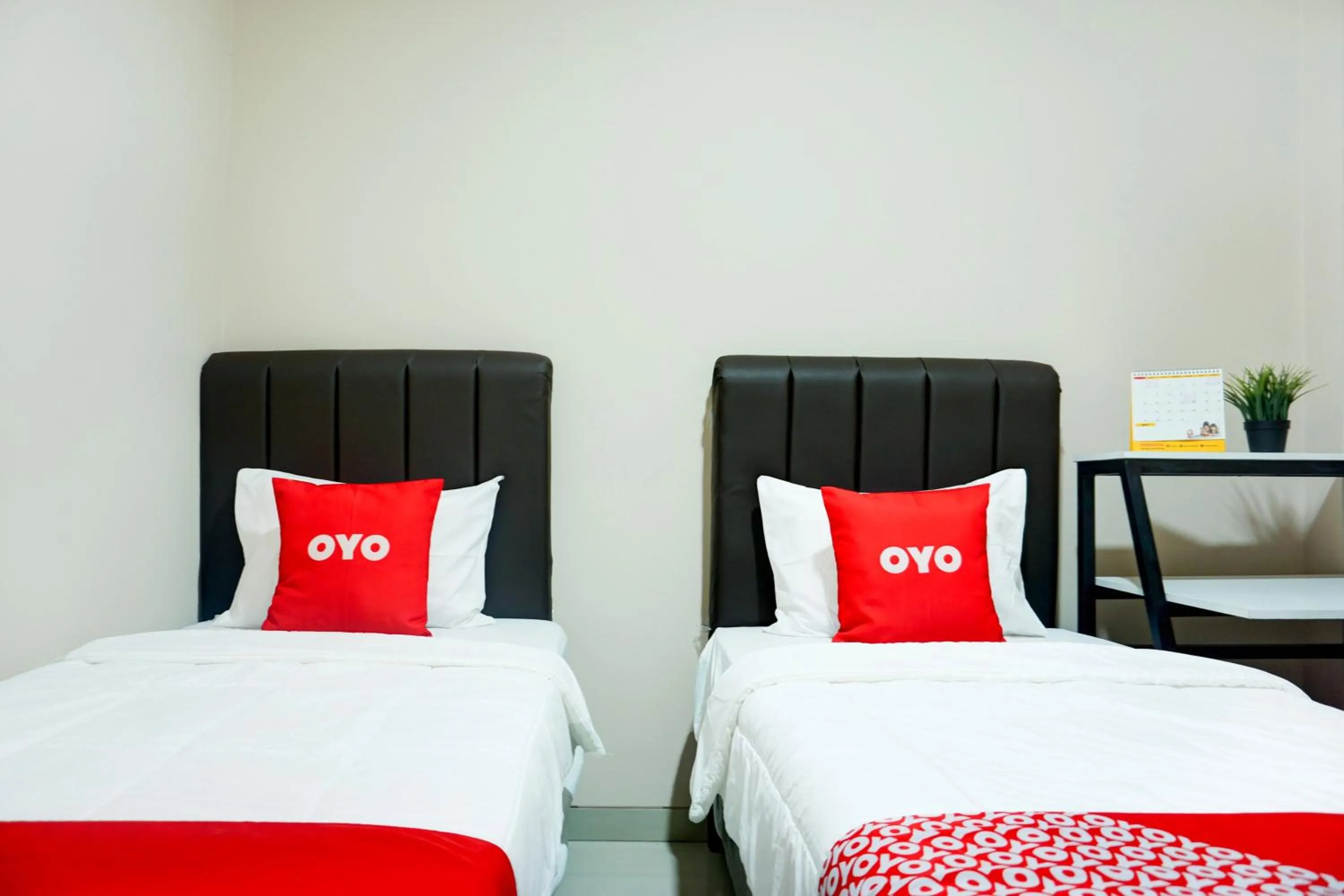 Bedroom, Bed in Hotel O Kedaton Near Rumah Sakit Advent Bandar Lampung Formerly Hotel Plain C Lake