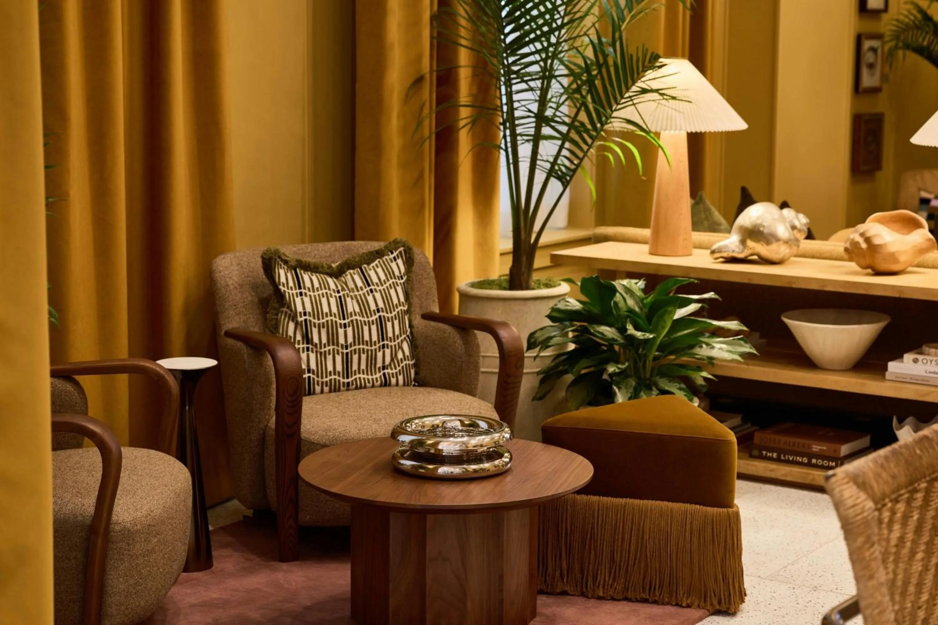 Lobby or reception in The Ann Savannah, Apartments by Marriott Bonvoy