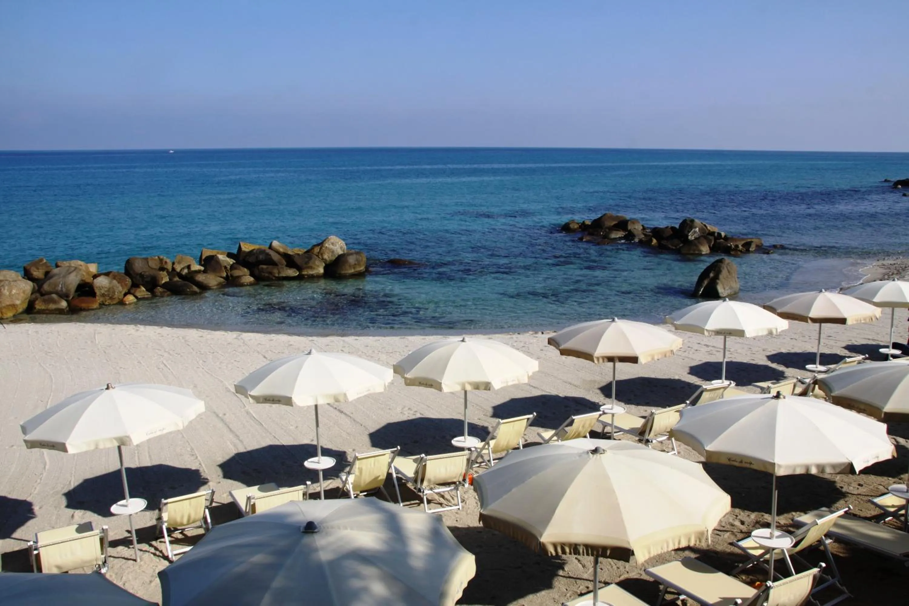 Beach in Hotel Villaggio Cala Di Volpe