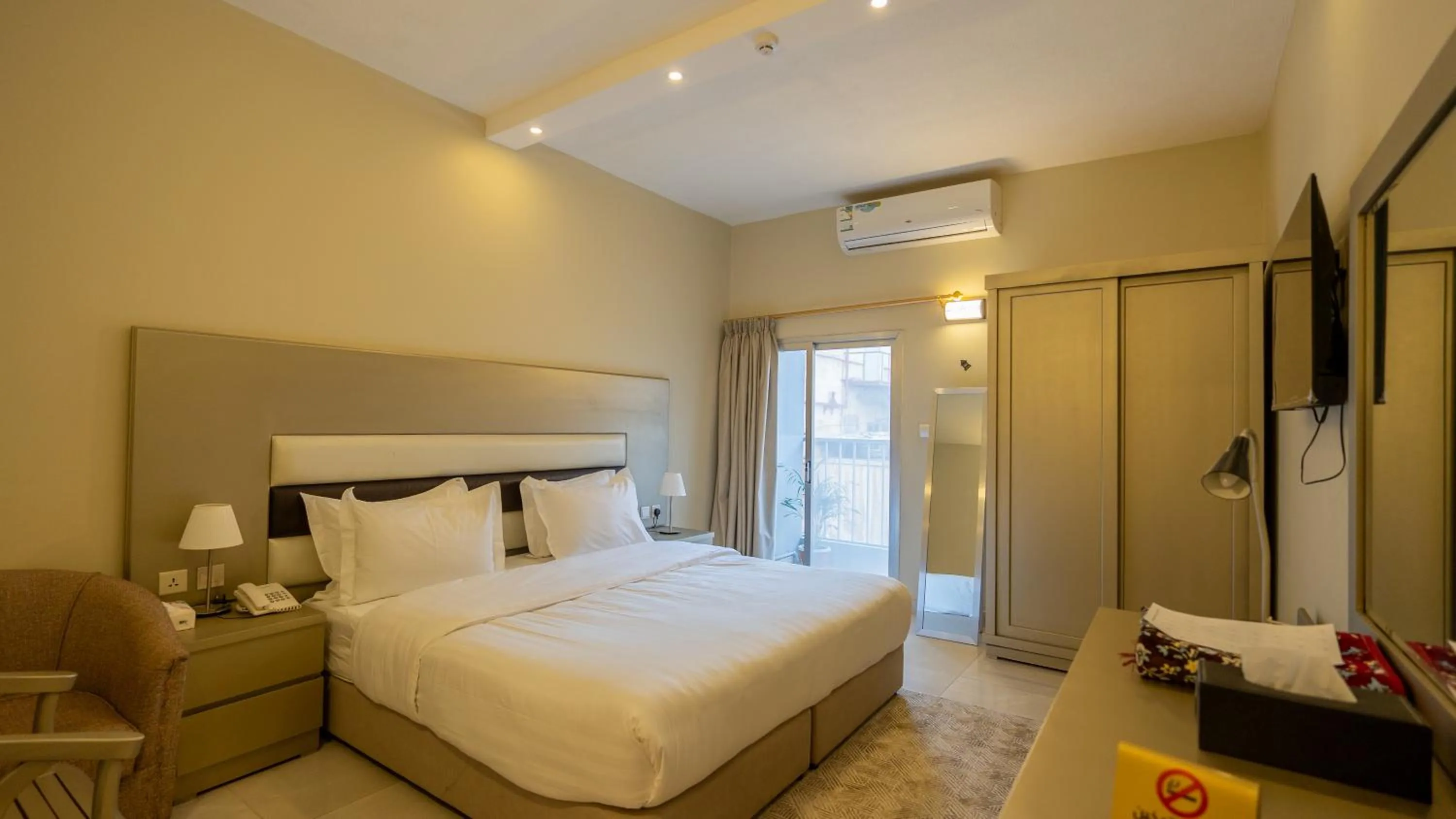 Bed in Al Iqbal Hotel