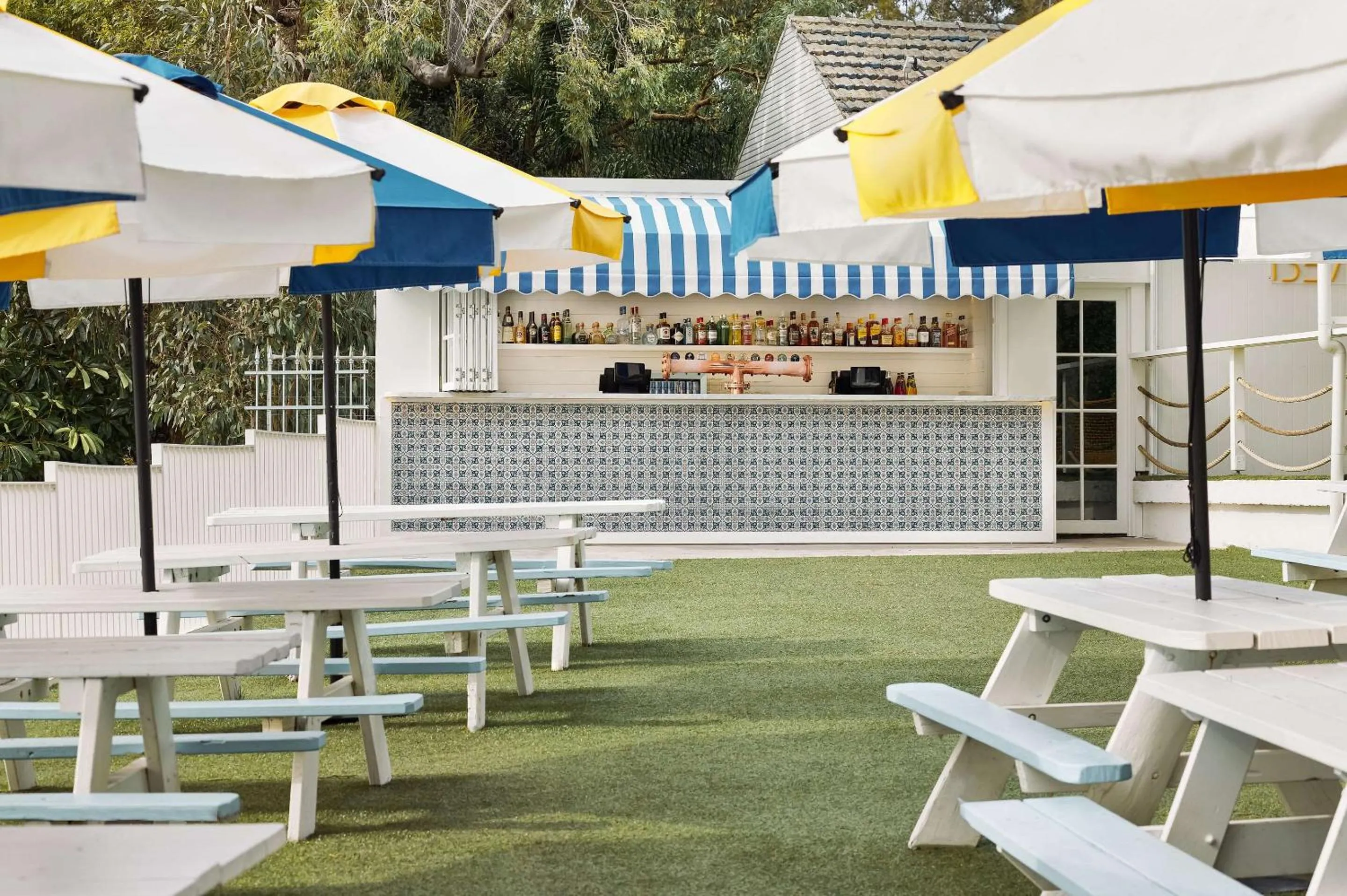 Restaurant/places to eat in The Beachcomber Hotel & Resort, an Ascend Collection Resort