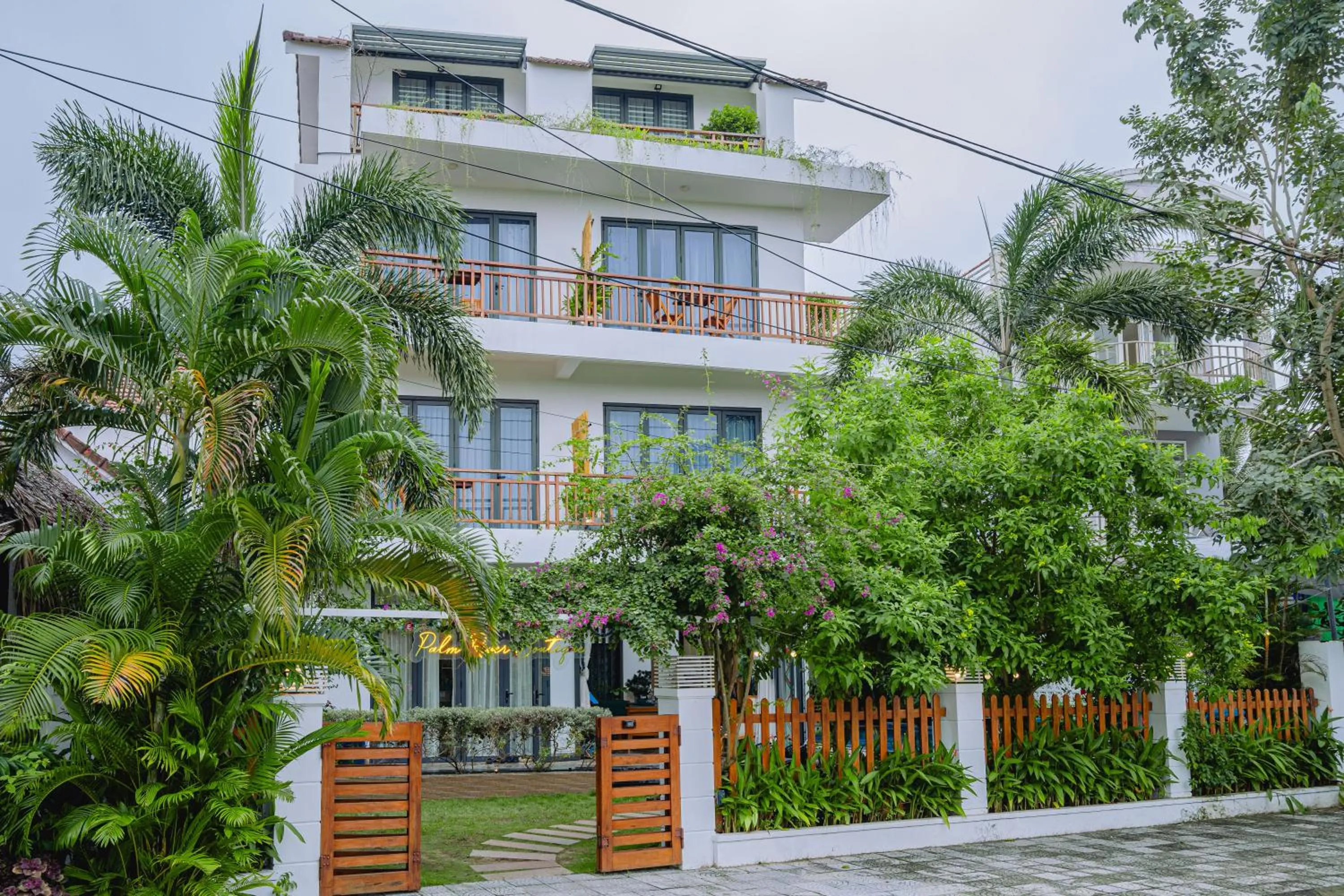 Property building in Palm Riverside Boutique